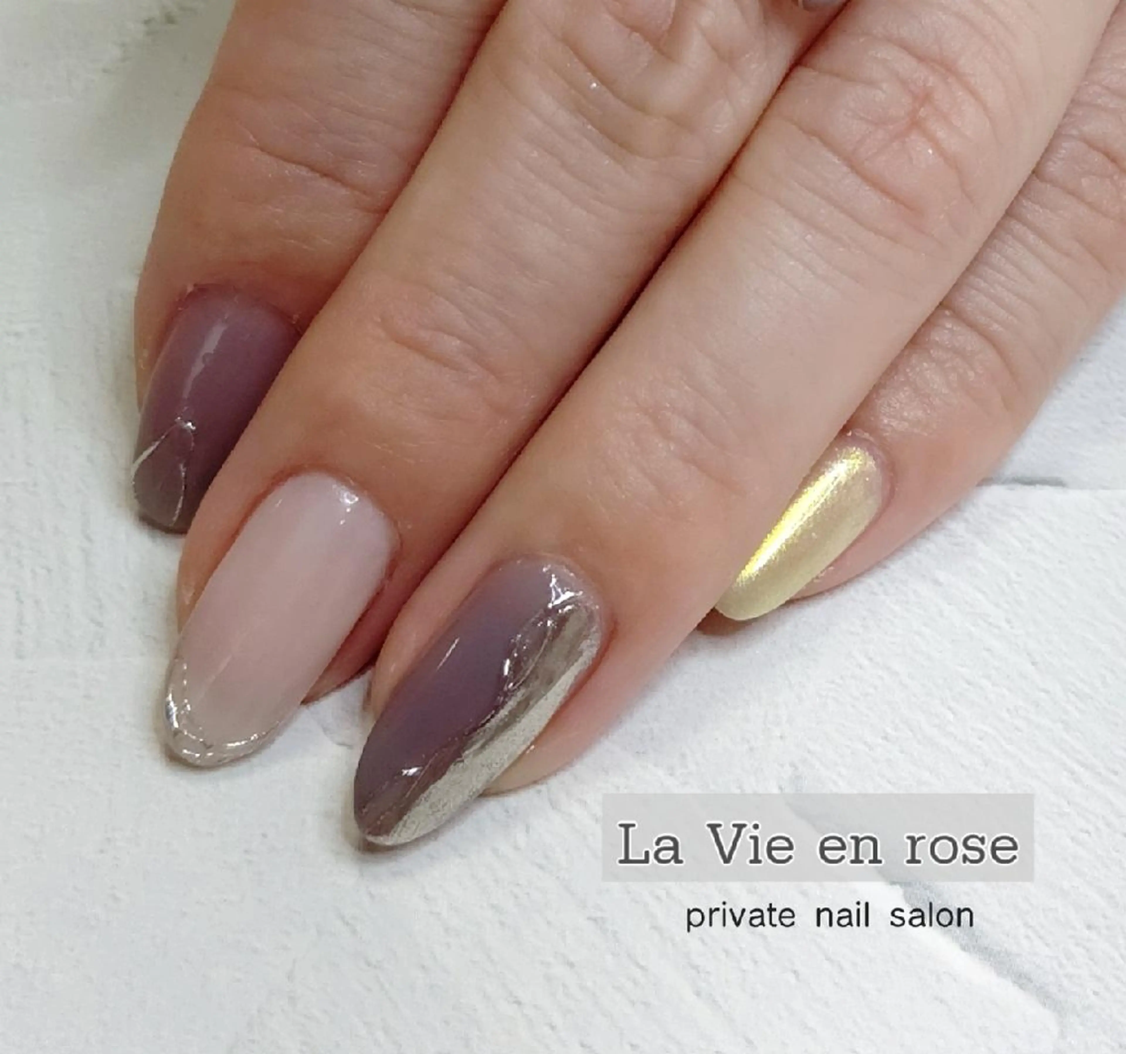 ネイル ラヴィアン ローズのネイルデザイン