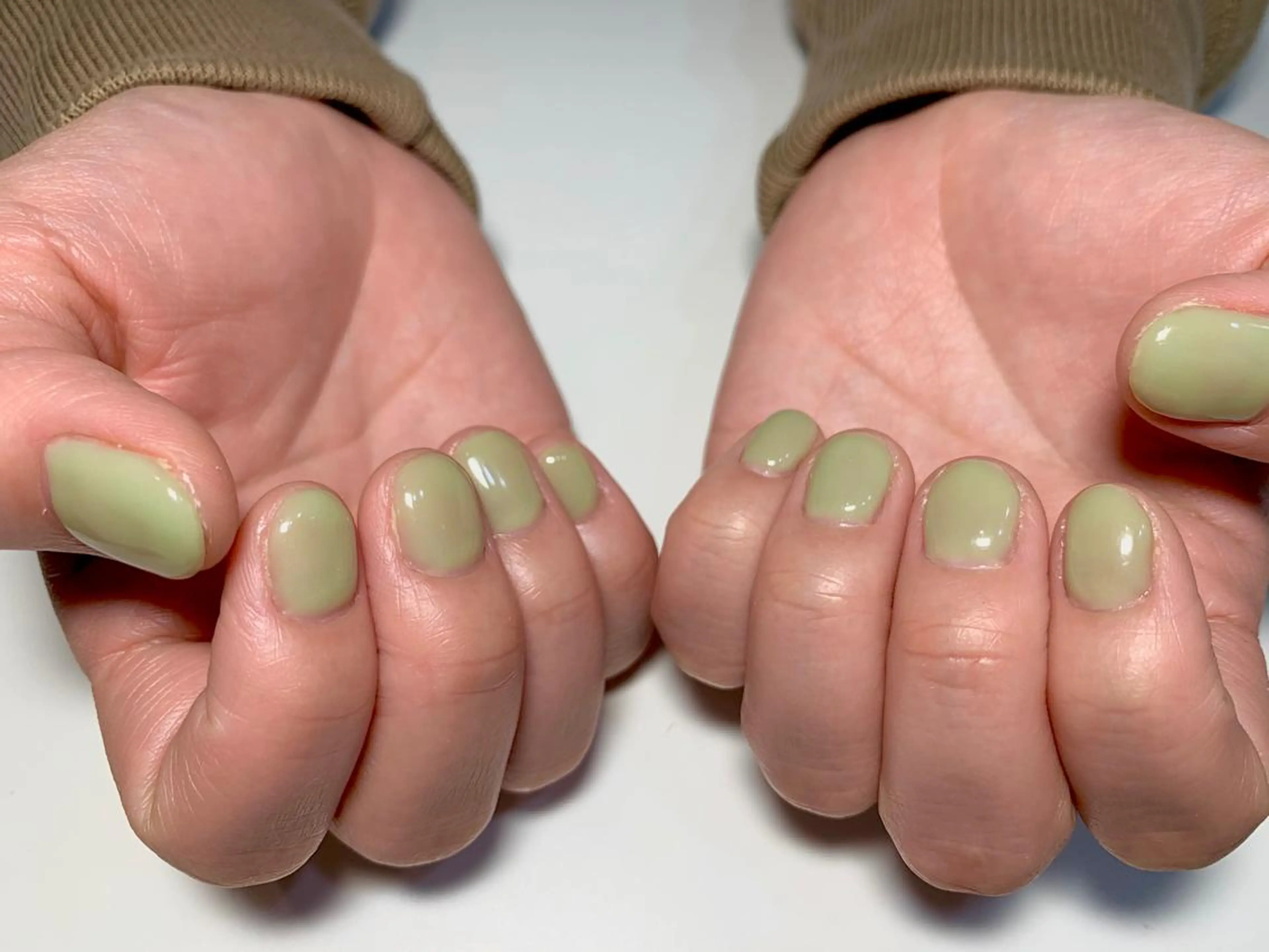 ネイル ワンカラーネイル ピスタチオネイル ルリアンチッタ メンズ垢抜け特化の眉毛・アイブロウイメージ