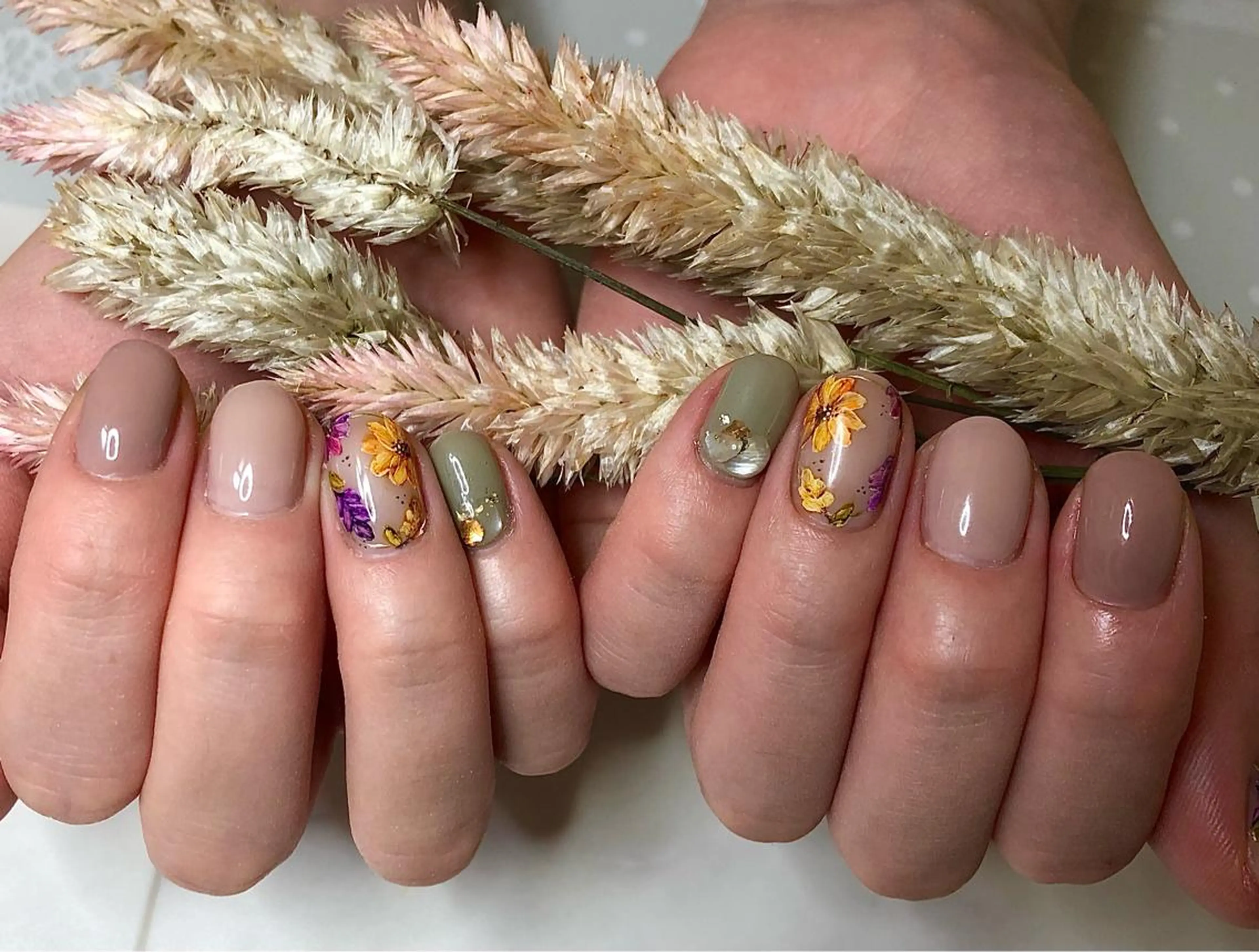 ネイル フラワーネイル シンプルネイル EMIKOのネイルデザイン