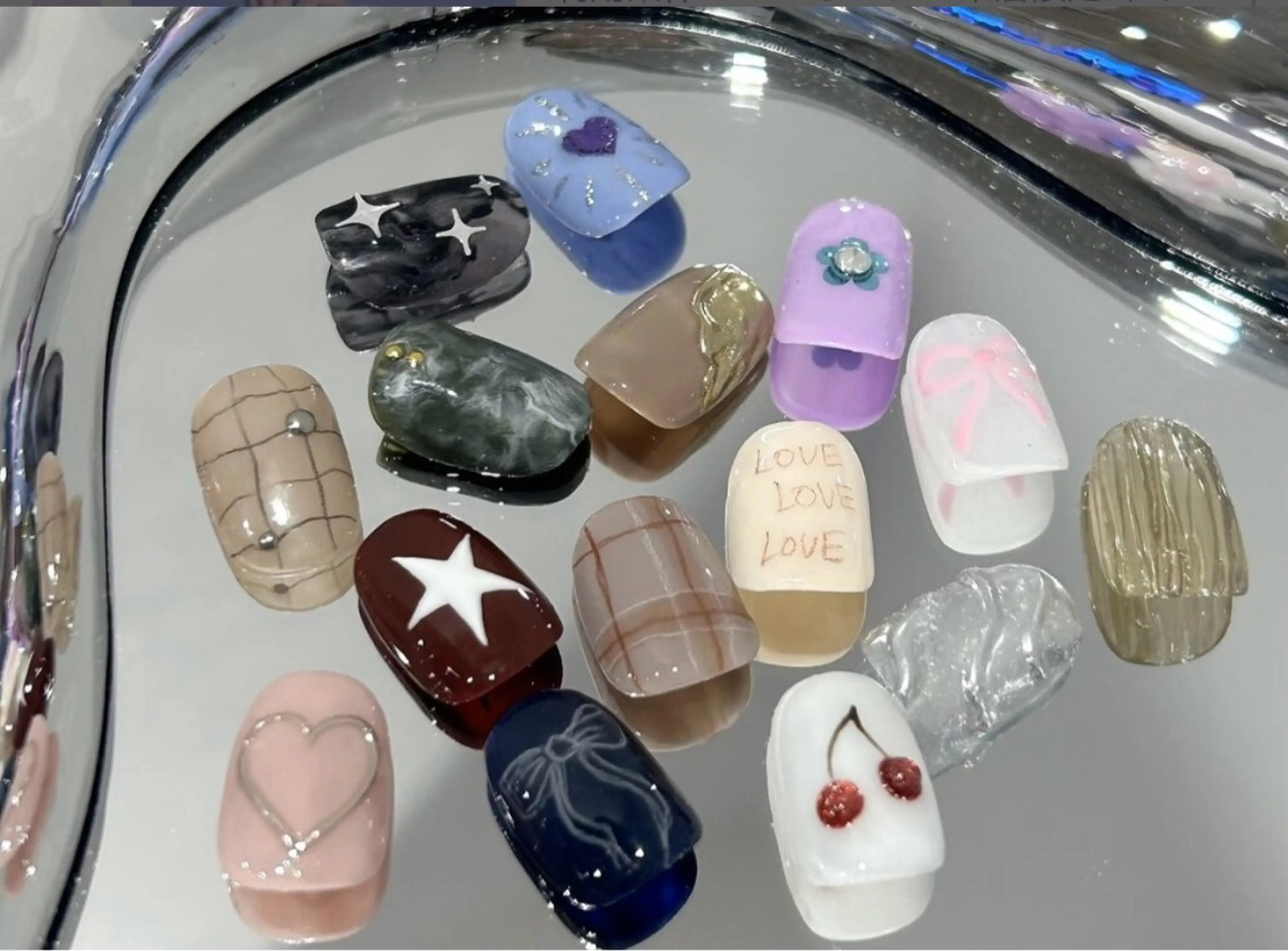 ネイル 大塚眉毛|ハンドケア |肌管理の眉毛・アイブロウイメージ