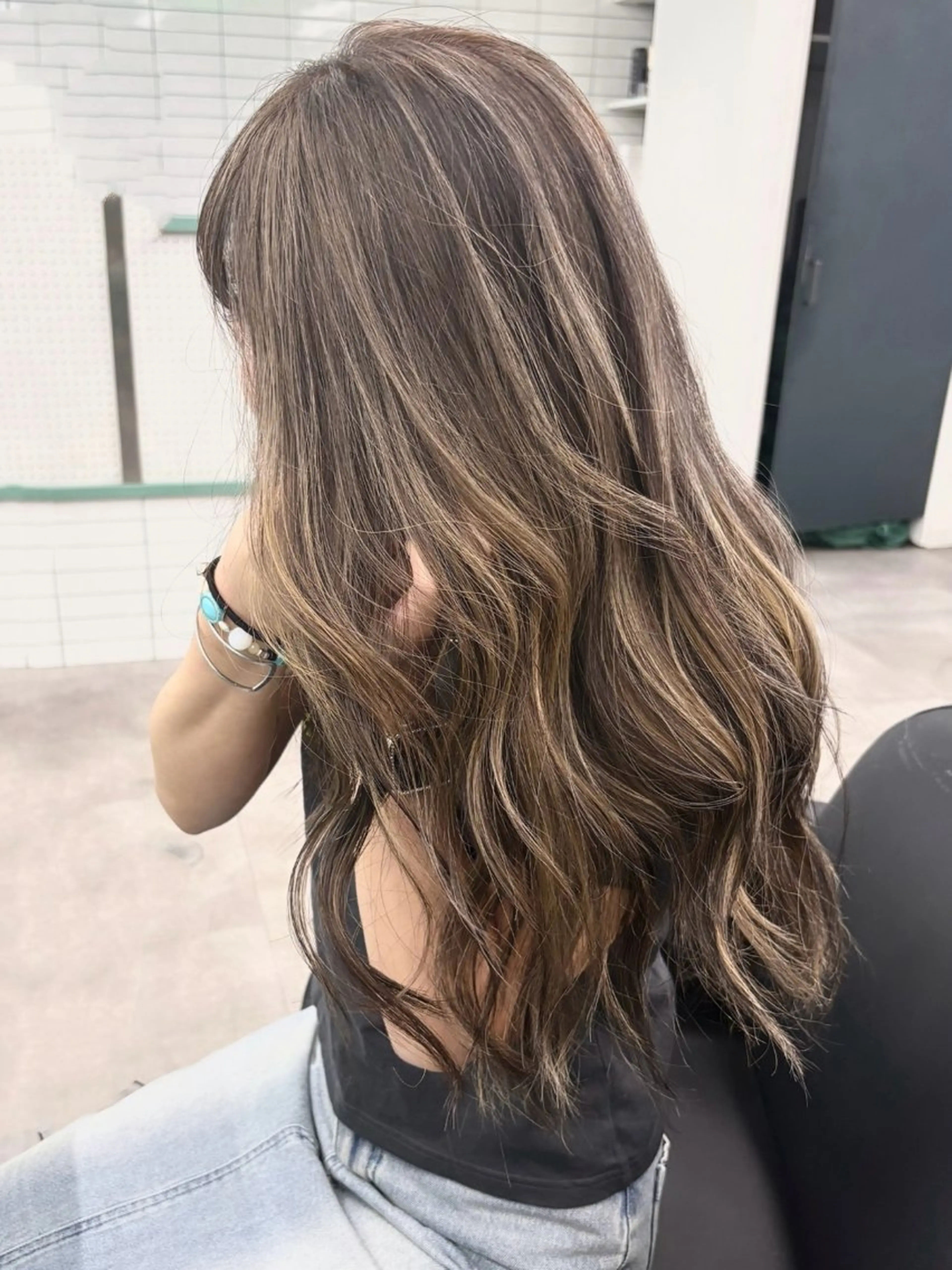 ロング ヘアカラー トリートメント Ⓜ︎iyu🌊/海外 風ハイライト特化のヘアスタイル