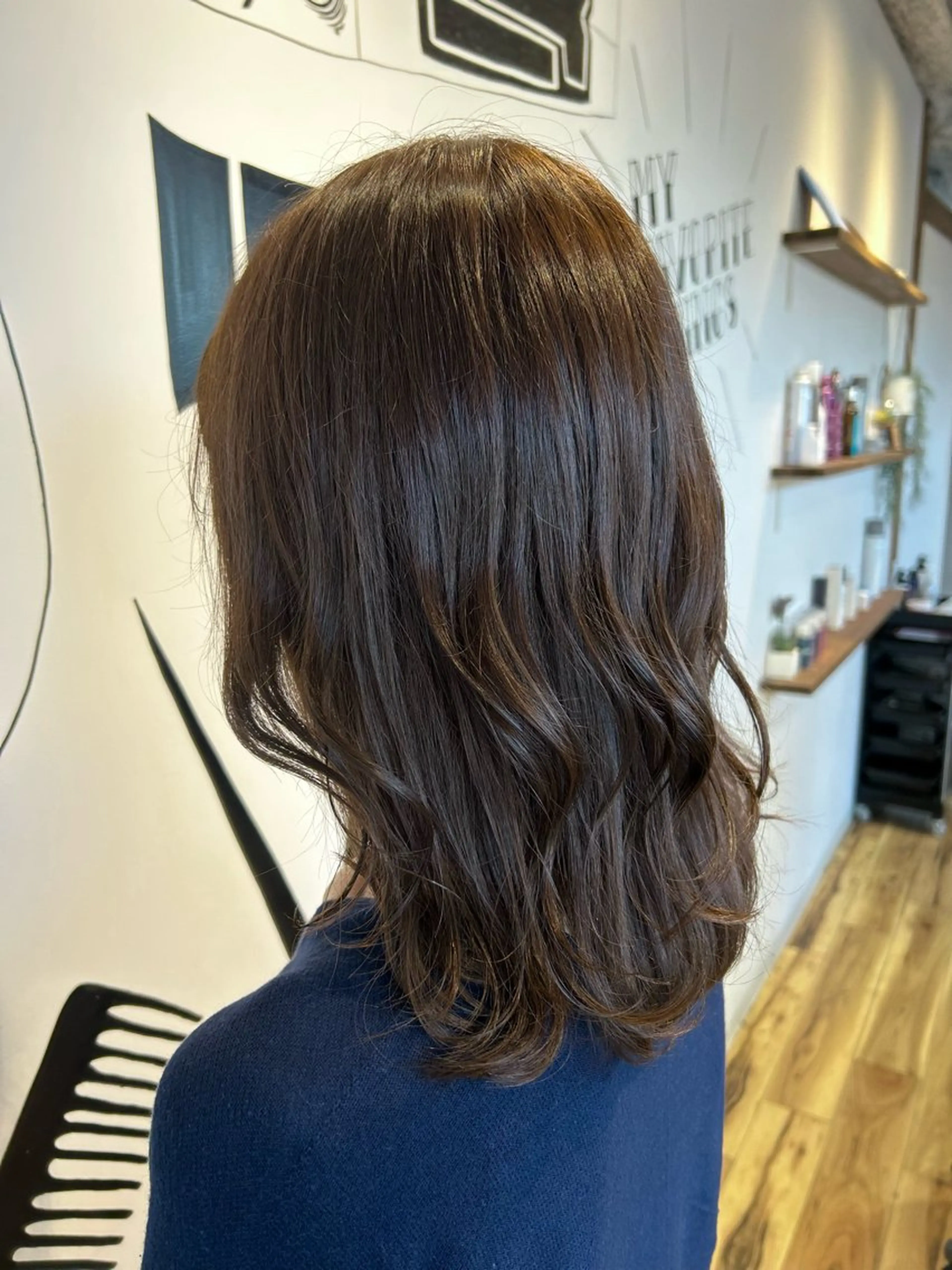 ミディアム カラー アッシュ ベージュカラー 🍒ケアカラー🍒 AKAね🤍のヘアスタイル