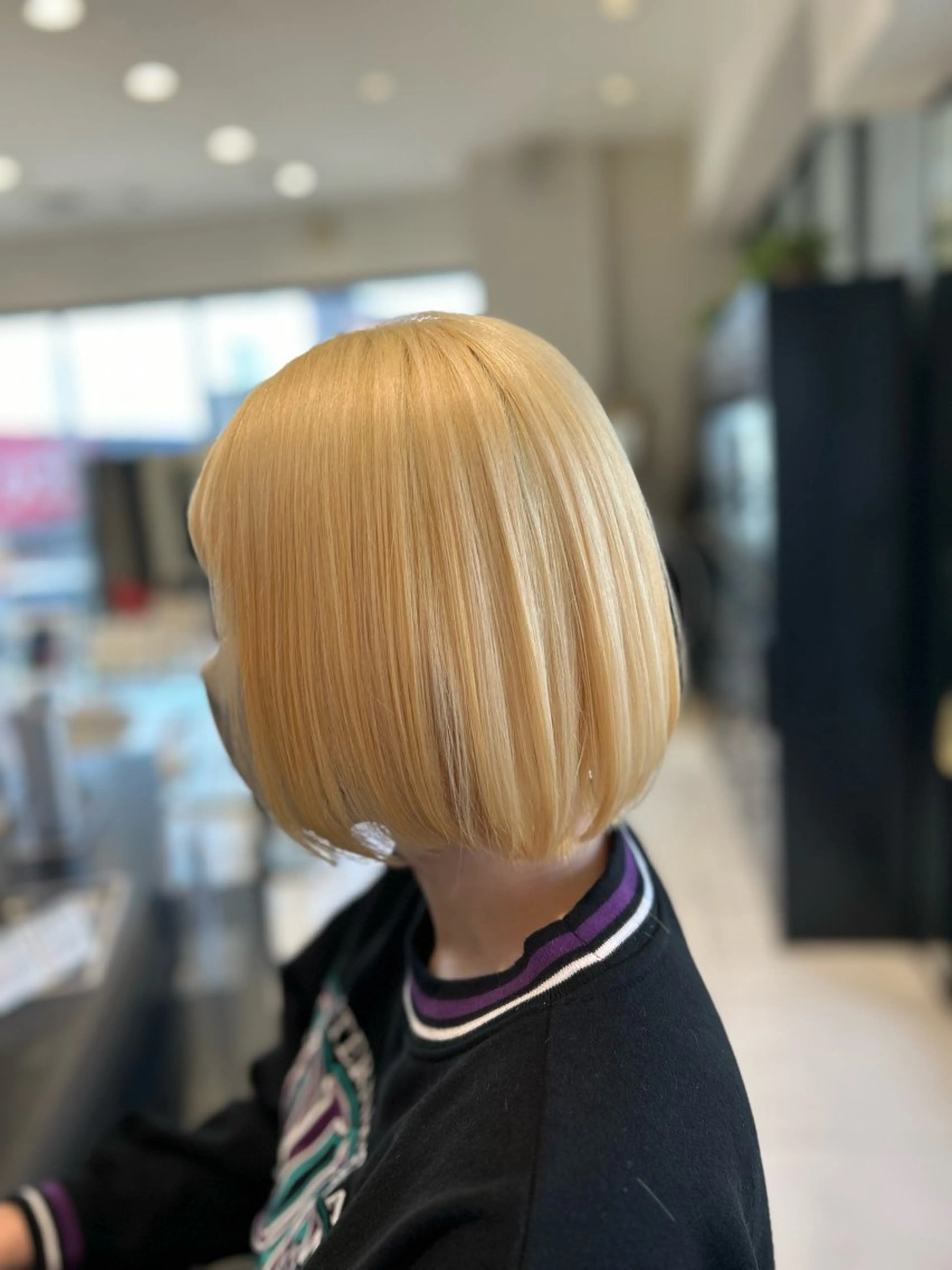 ミディアム ボブ ヘアカラー トリートメント カラーと言ったら SAWARAのヘアスタイル