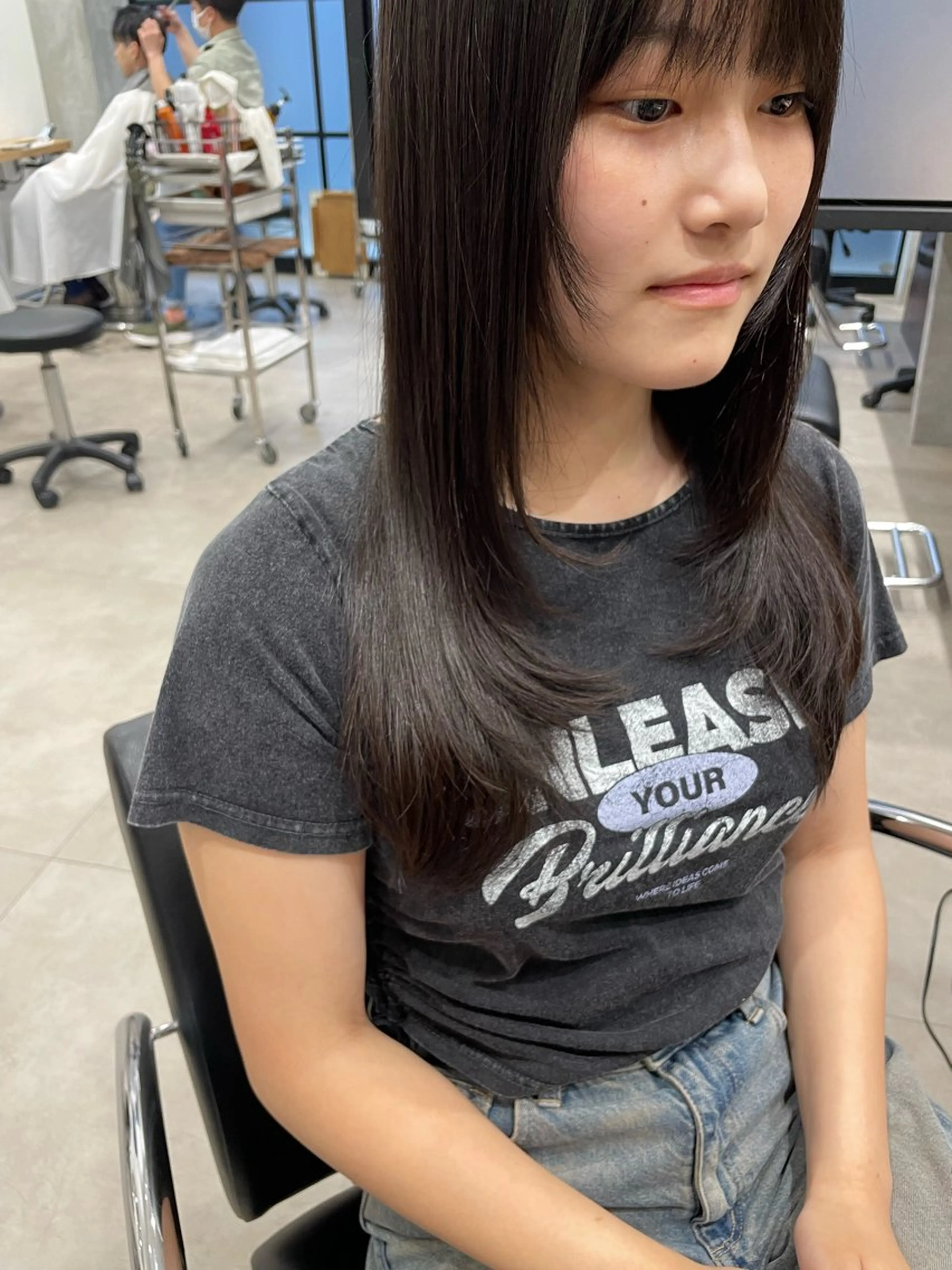 セミロング カラー レイヤーカット 佐藤 由依/透明感カラーのヘアスタイル