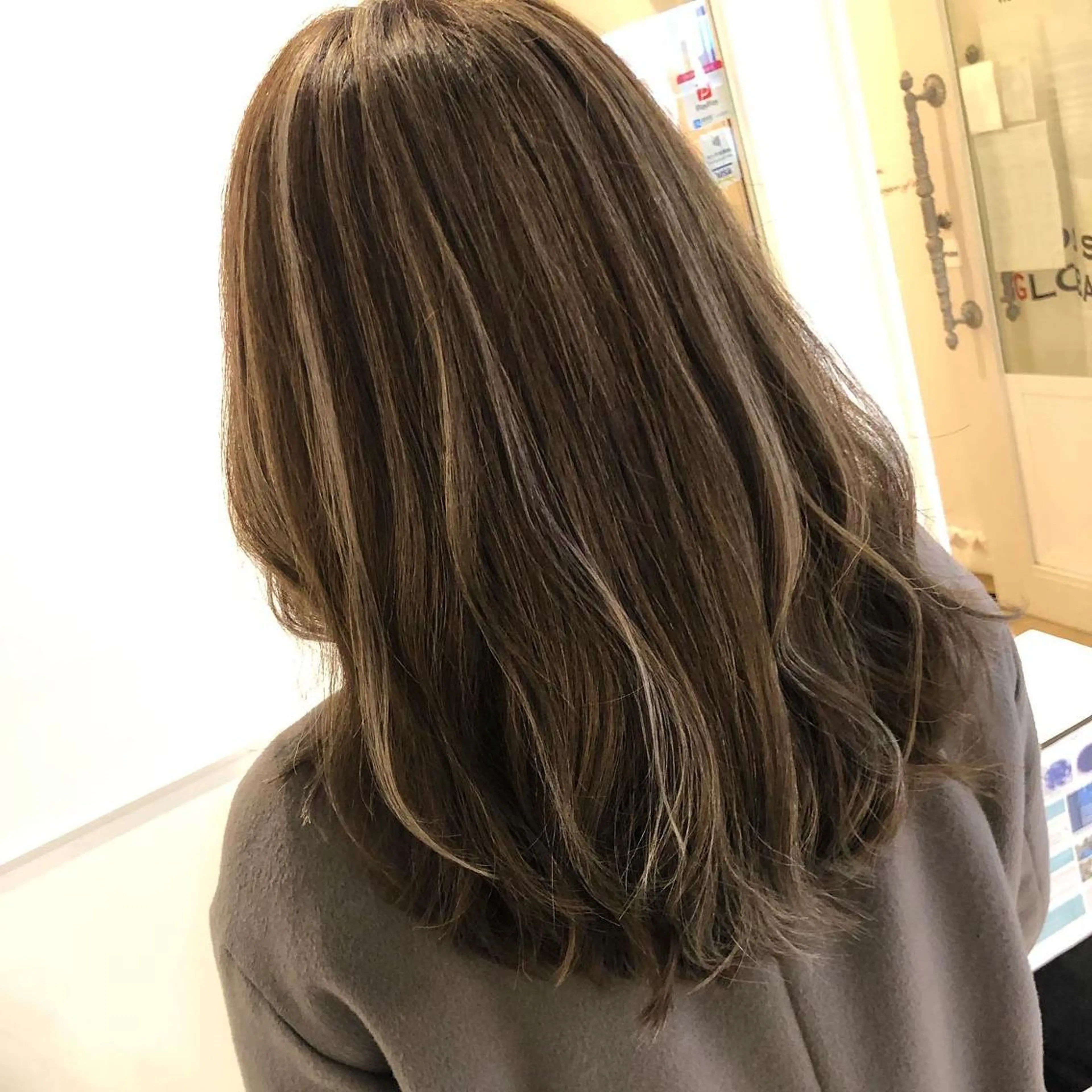 ミディアム カラー ハイライトカラー 外国人風カラー ハイライト -5歳大人ﾊｲﾗｲﾄ ✨津嘉山のヘアスタイル