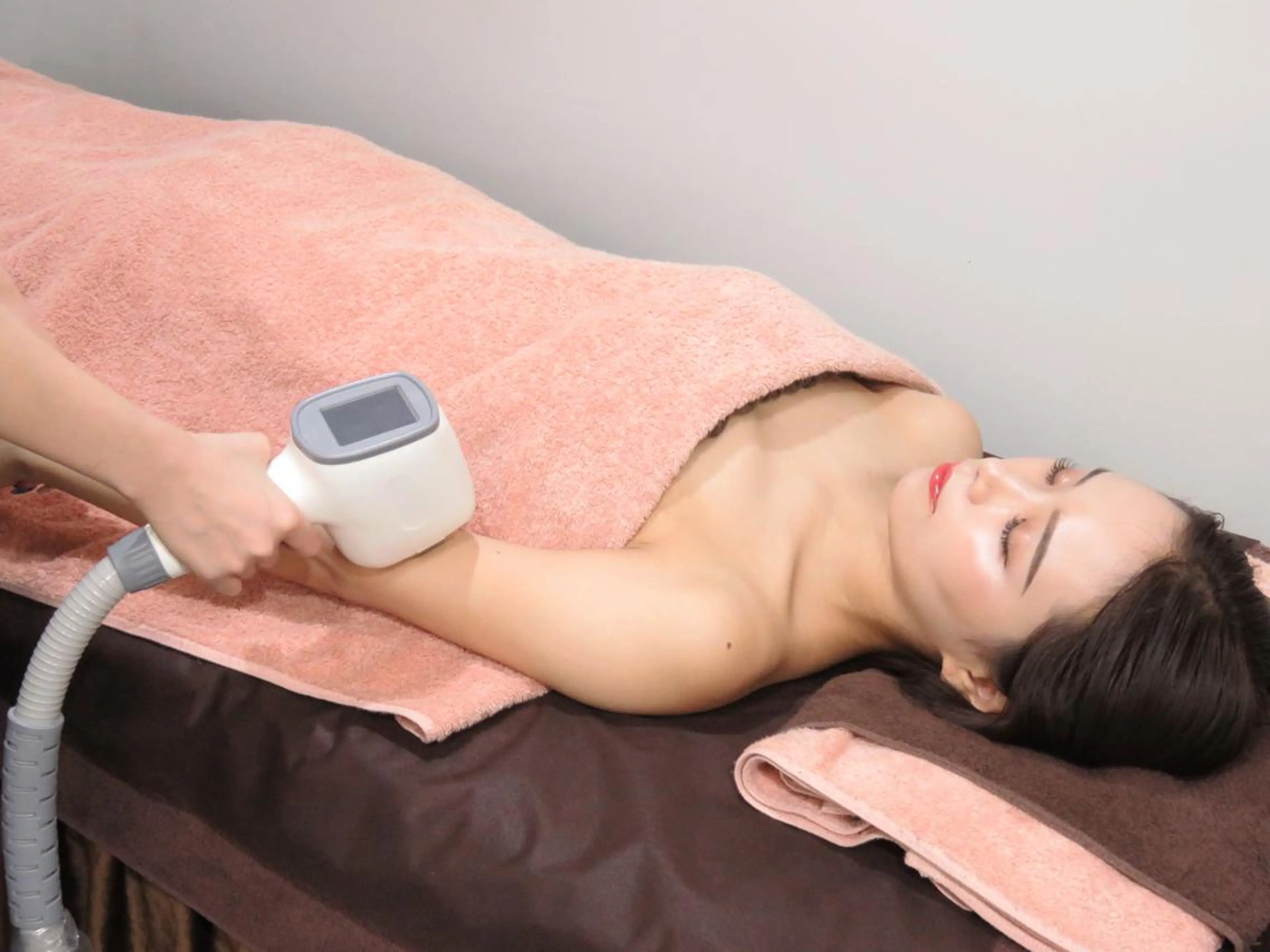 ミニモ最安値　全身脱毛（顔or vio）6,600の写真