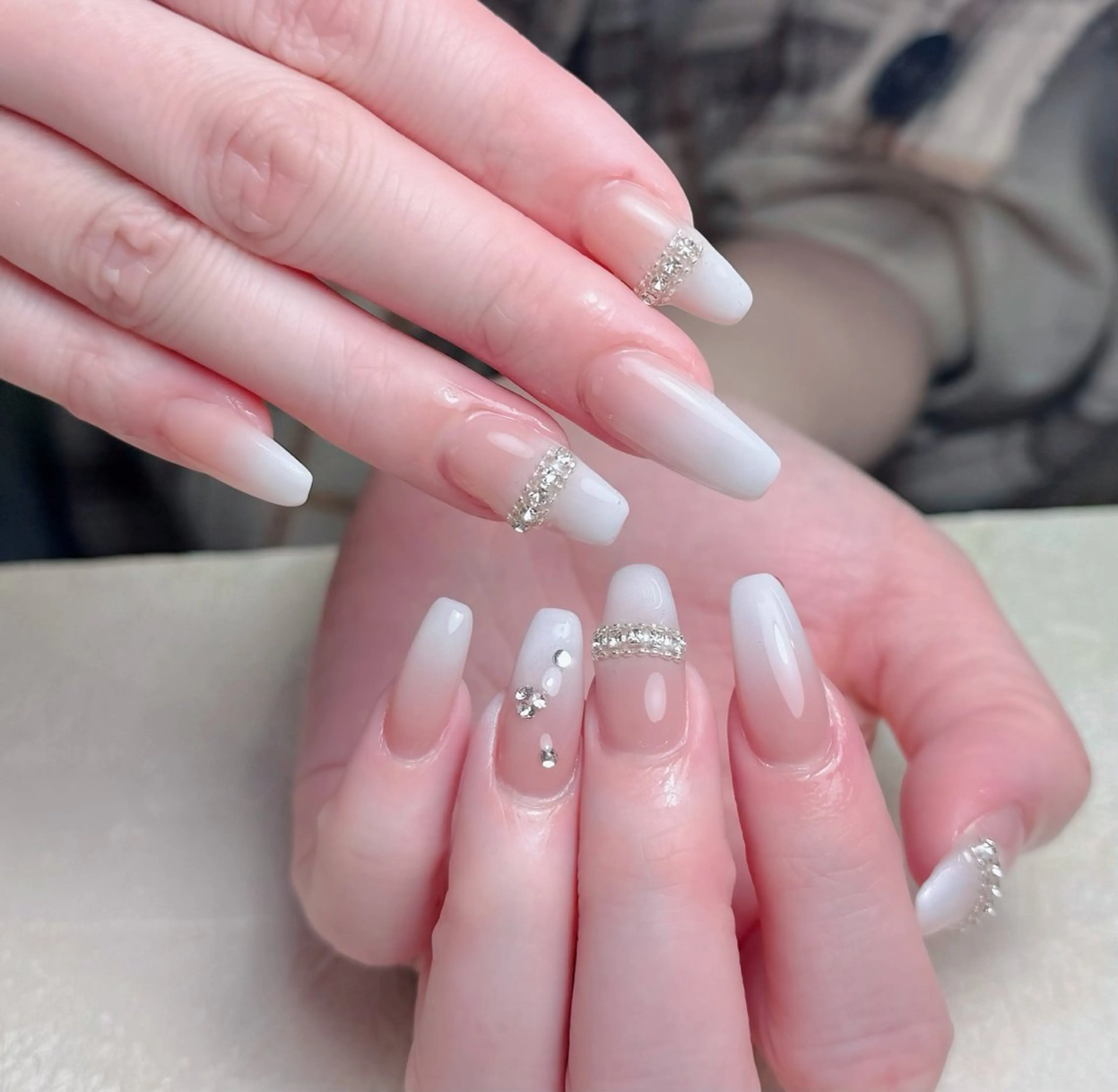 ネイル オーロラネイル 長さ出し フットネイル フレンチネイル ジェルネイル ハンドネイル 中野駅から2分 MEO NAILのネイルデザイン