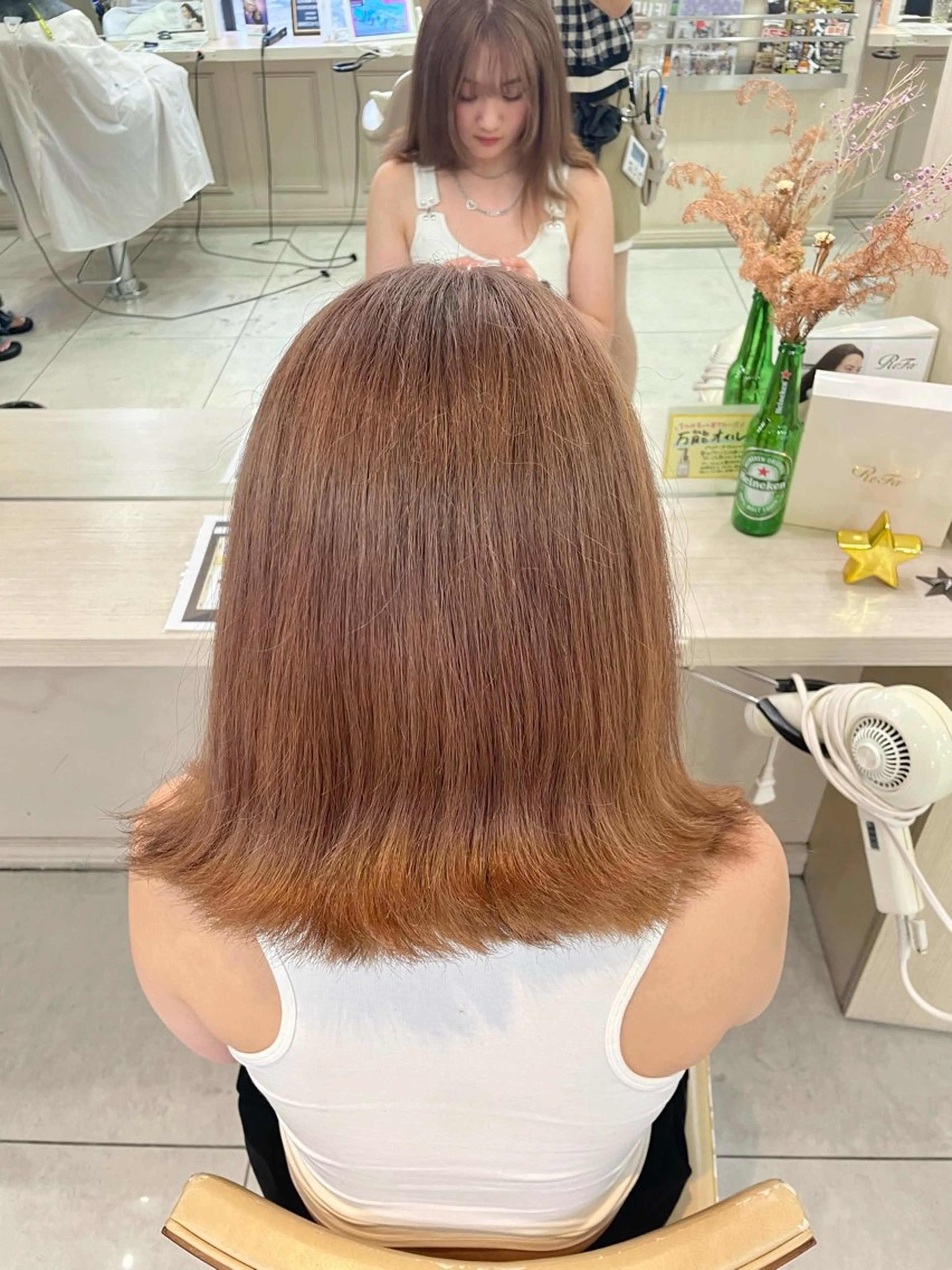 ミディアム カラー ブリーチ ヘアカラー 横浜パーマ🌐 暖色カラー🍒もえかのヘアスタイル