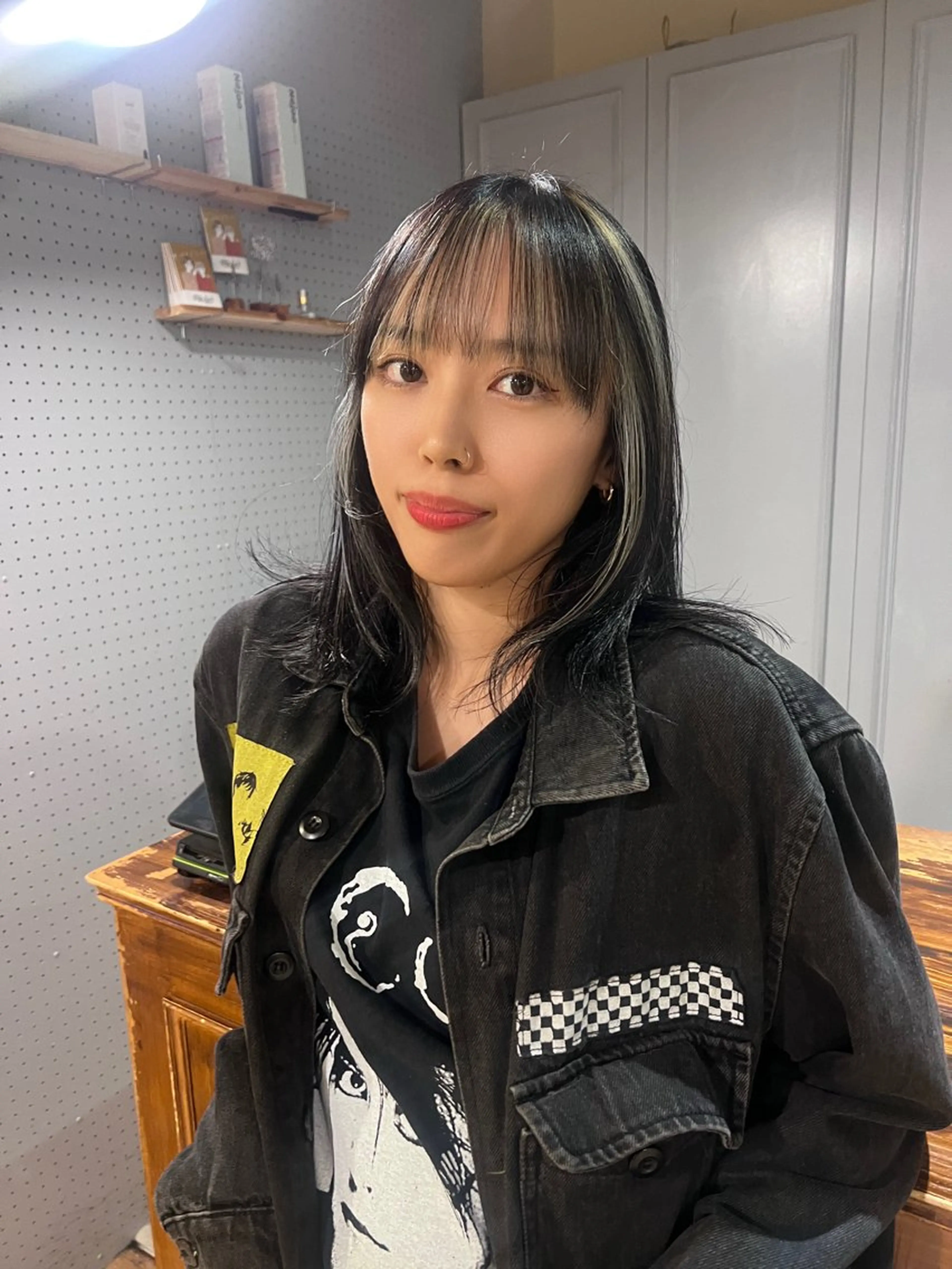 ミディアム カラー ブリーチ デザインカラー ヘアカラー トリートメント 🌈デザインヘア職人 Kaede🌈のヘアスタイル