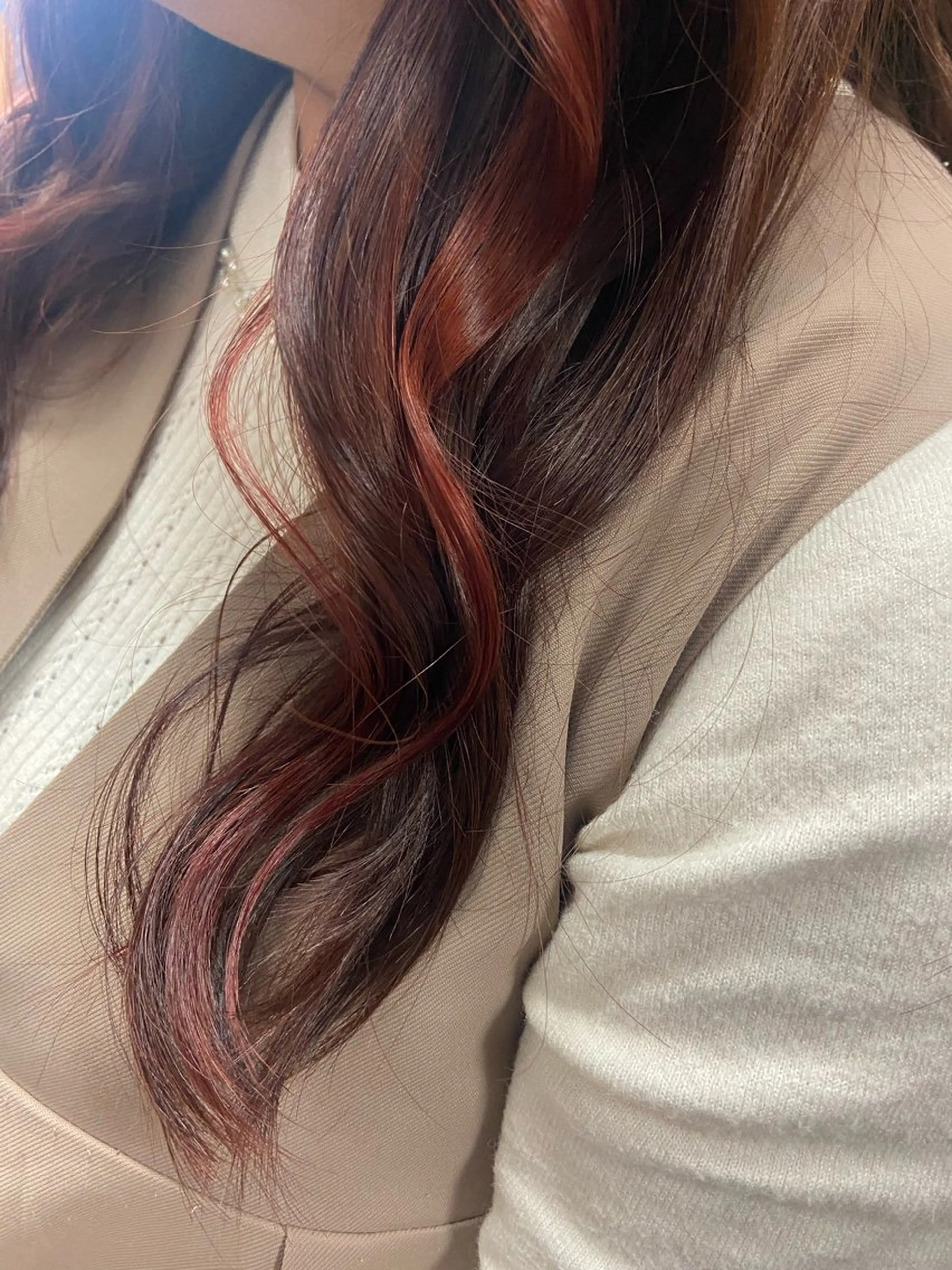 ロング カラー イヤリングカラー レッドカラー 千上 結希奈のヘアスタイル