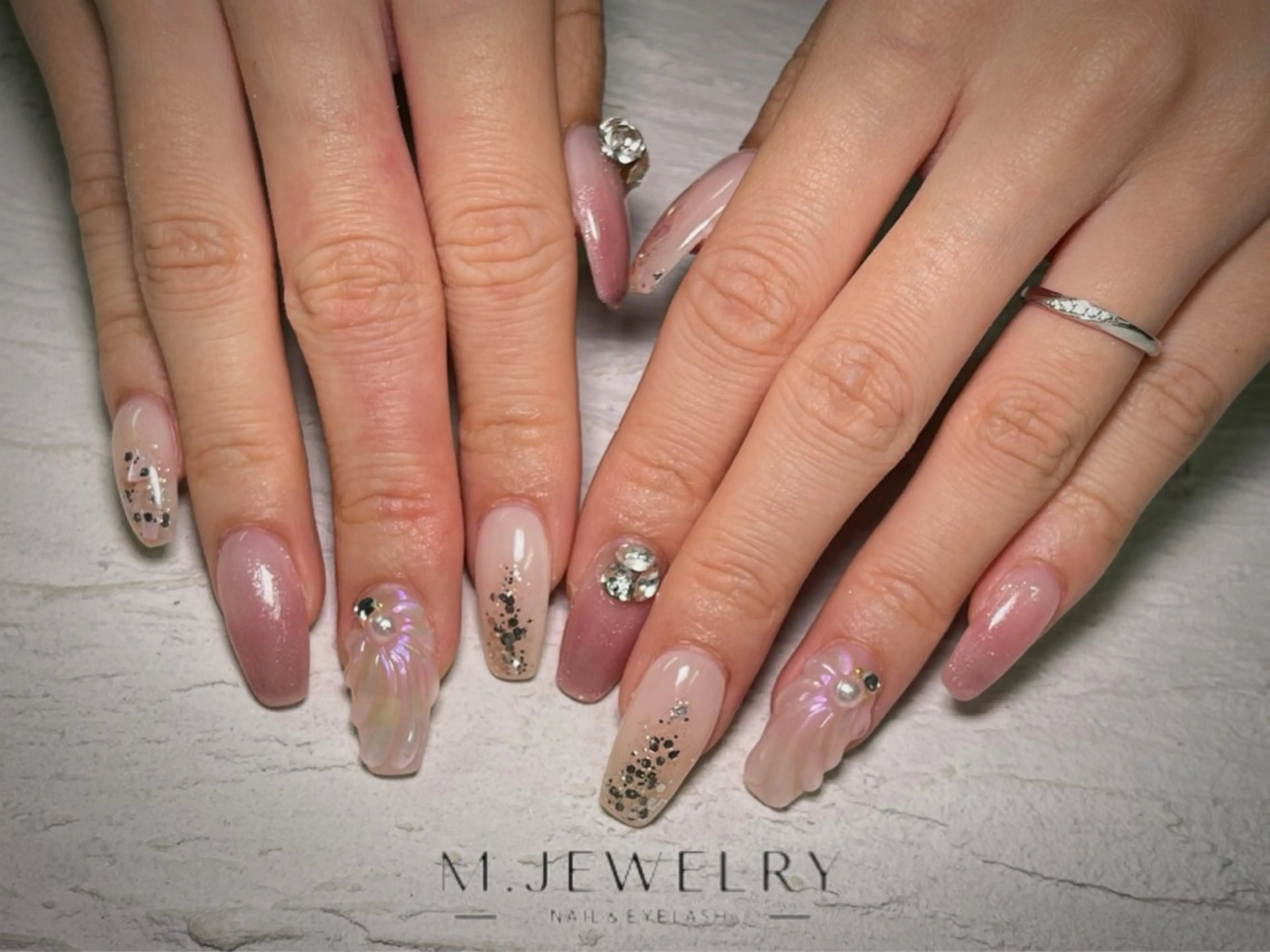 ネイル M.JEWELRY tomomiのネイルデザイン