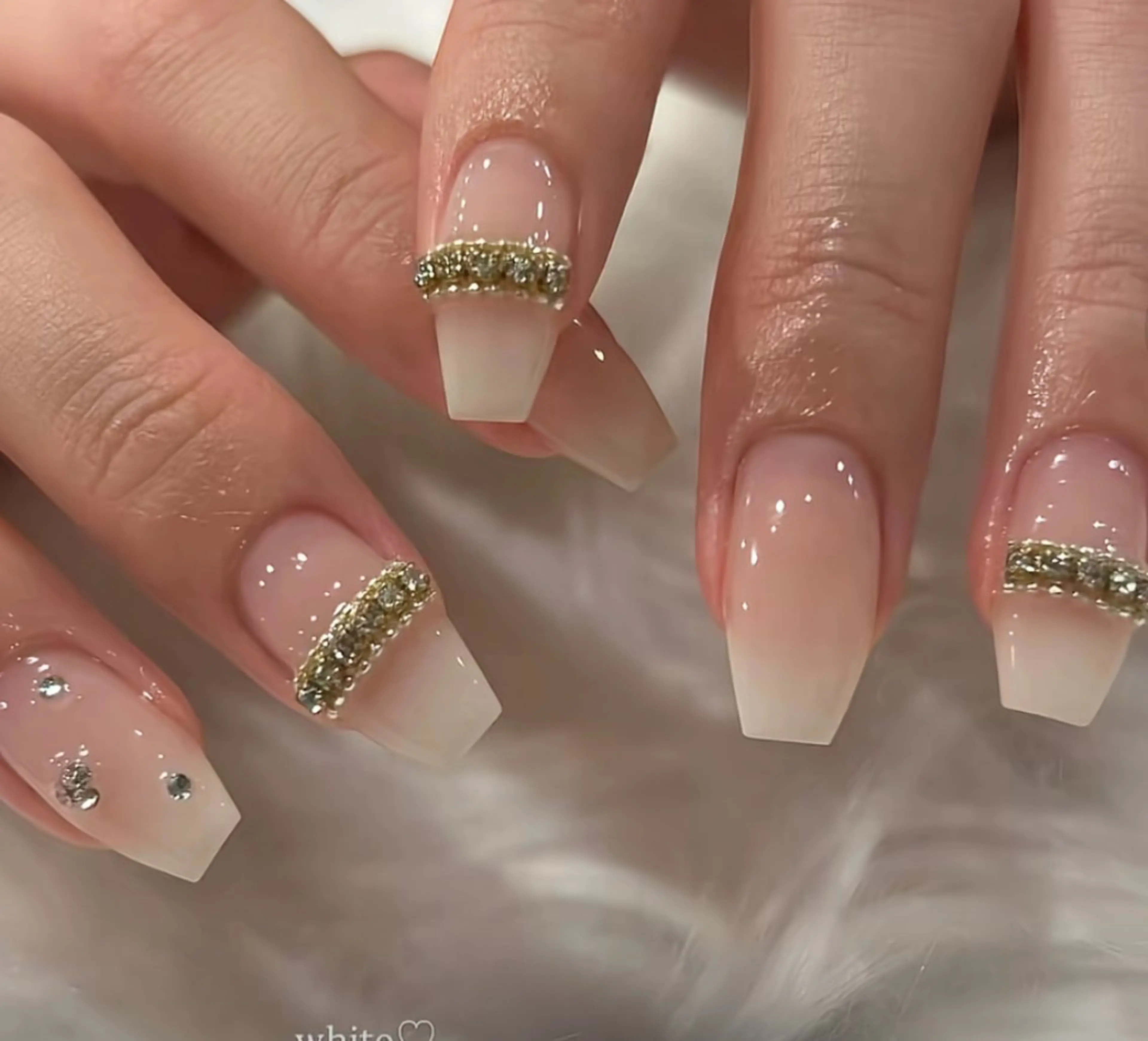 ネイル アートネイル 長さ出し ジェルネイル マグネットネイル ニュアンスネイル Kanao_ CloudyChanのネイルデザイン