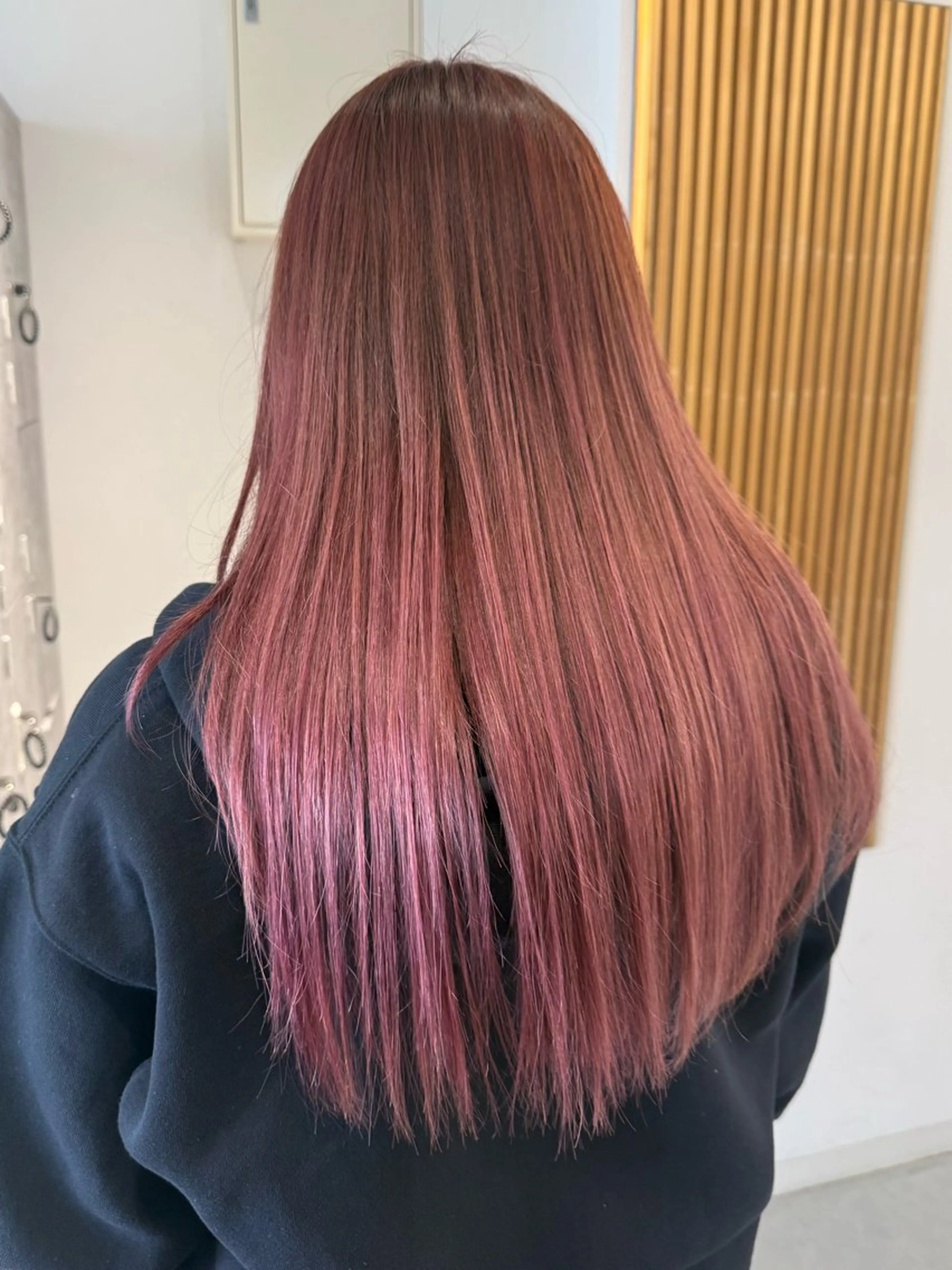 ロング ヘアカラー 🍓mito/ デザインカラー🍓のヘアスタイル