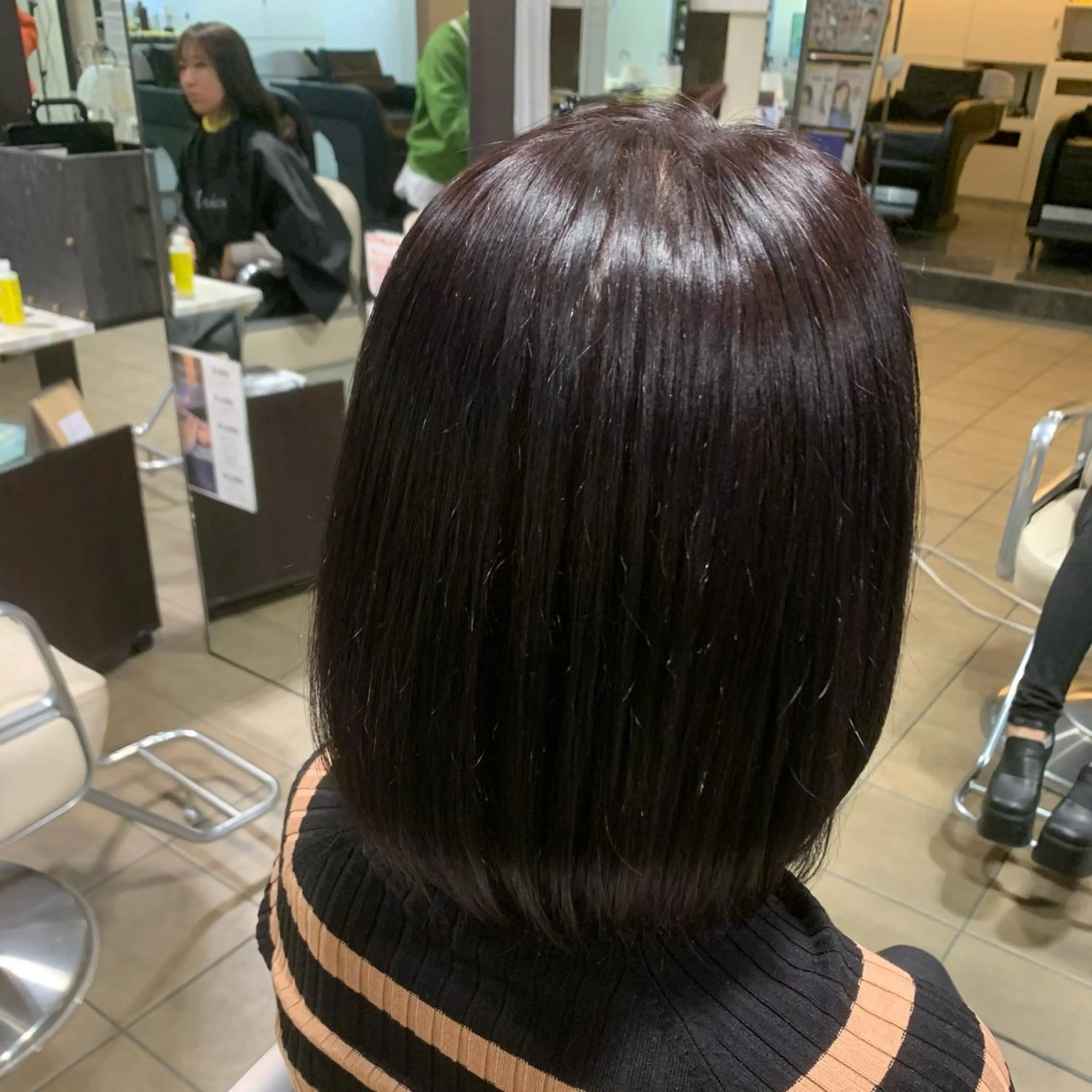 ミディアム ラベンダーベージュ カット ヘアカラー トリートメント Uni.所属・地毛風ストレート/ 髪質改善/榎本流行のヘアスタイル