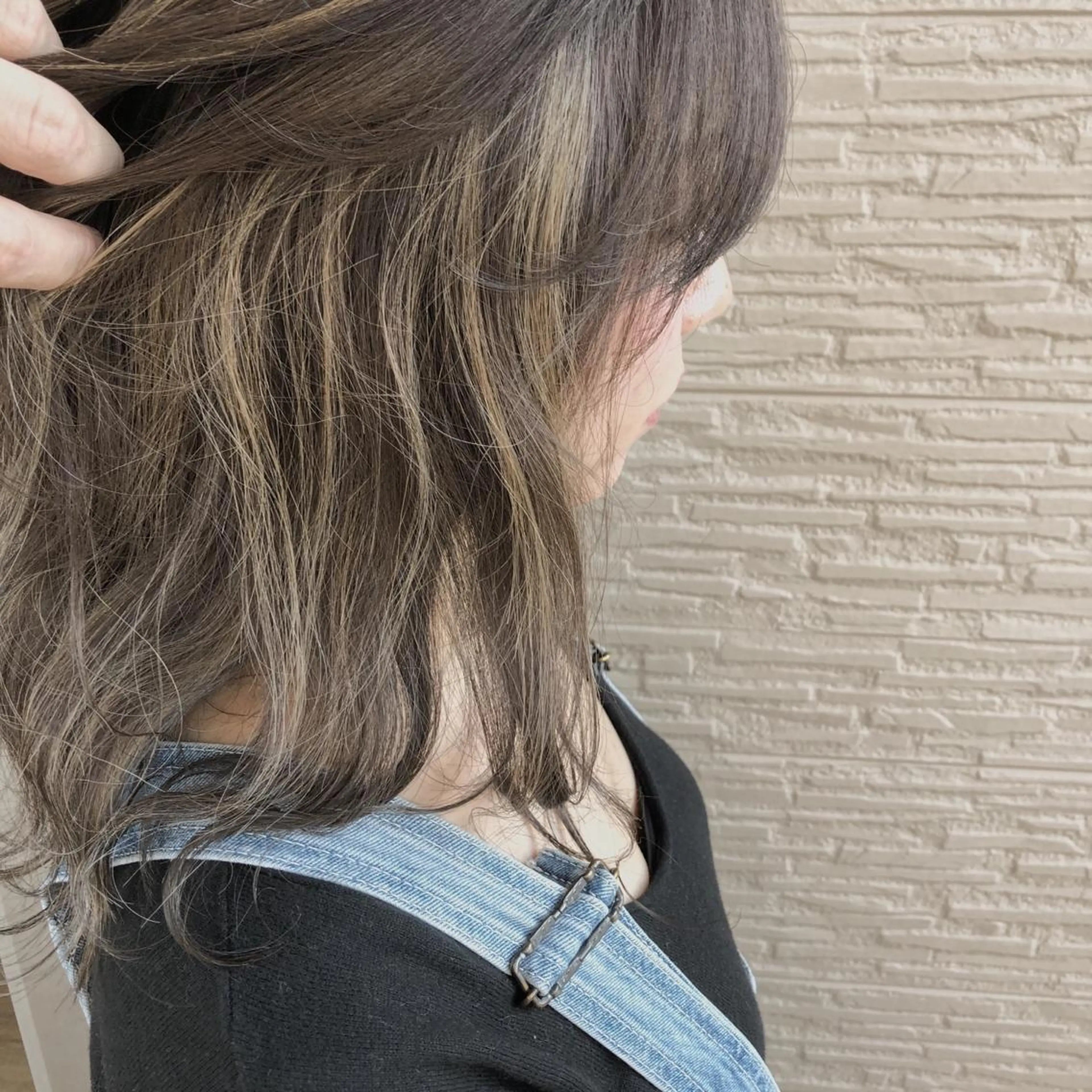 セミロング カラー グレージュ ハイライトカラー ハイライト 4-rest garden （フォーレストガーデン）所属・金井 直樹のヘアスタイル