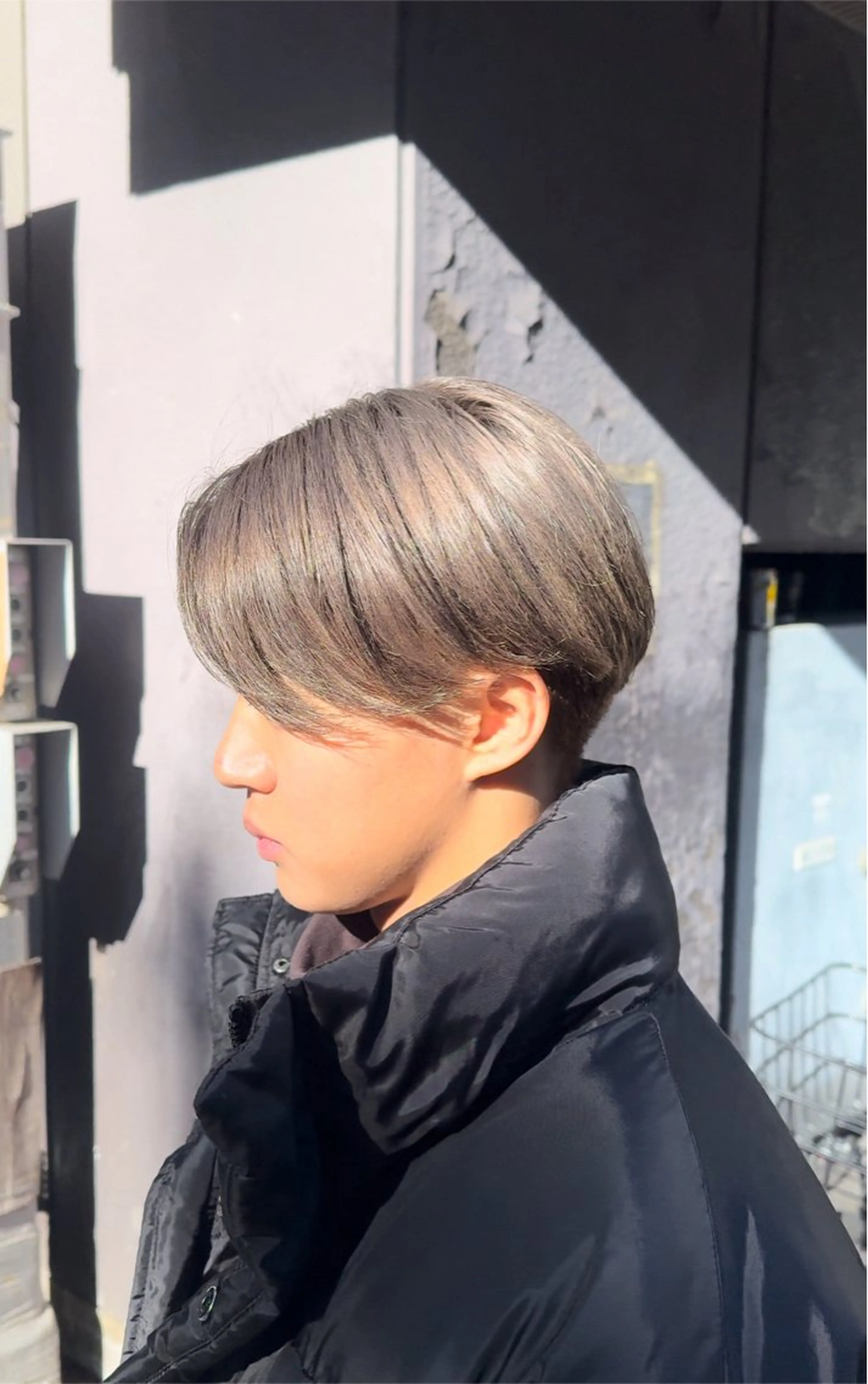 カラー メンズ センターパート グレージュ ミルクティーグレージュ カット ヘアカラー 柏メンズカットパーマ NO.1タイチのヘアスタイル