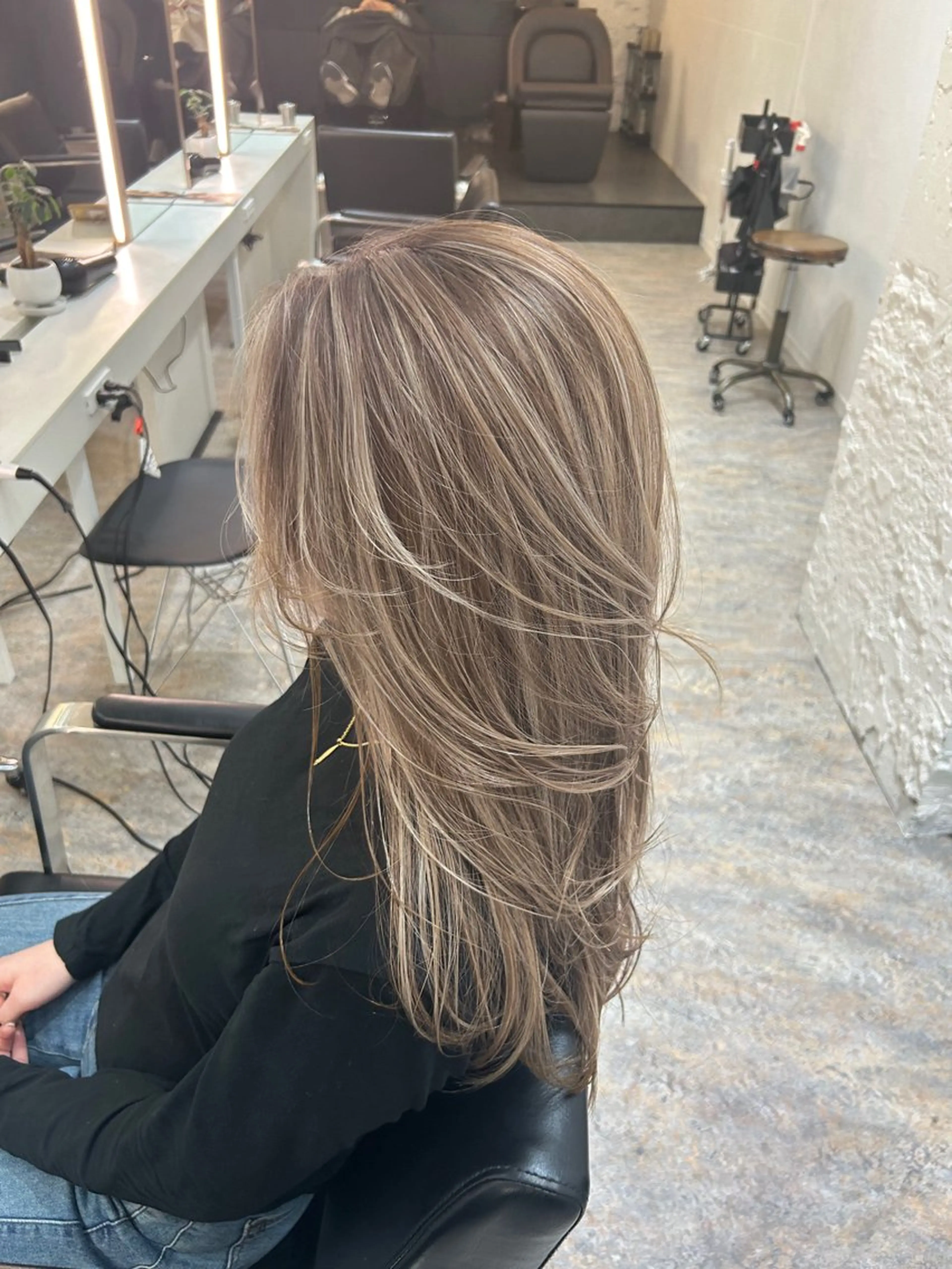 ロング カラー ハイライトカラー ハイライト ヘアカラー レイヤーカット BLend 渋谷のヘアスタイル