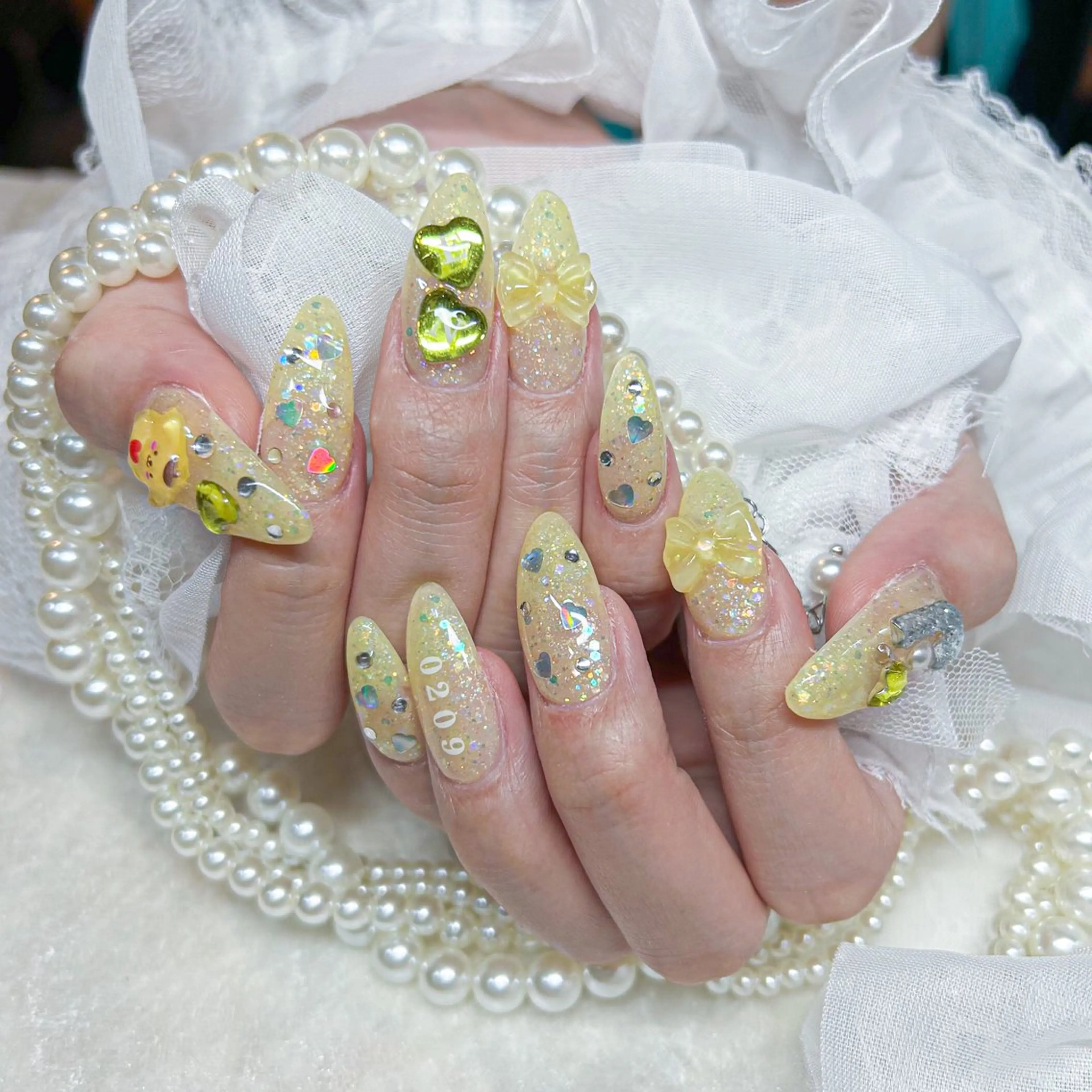 ネイル アートネイル 長さ出し フットネイル 韓国ネイル マグネットネイル ハンドネイル Minami 🍓のネイルデザイン