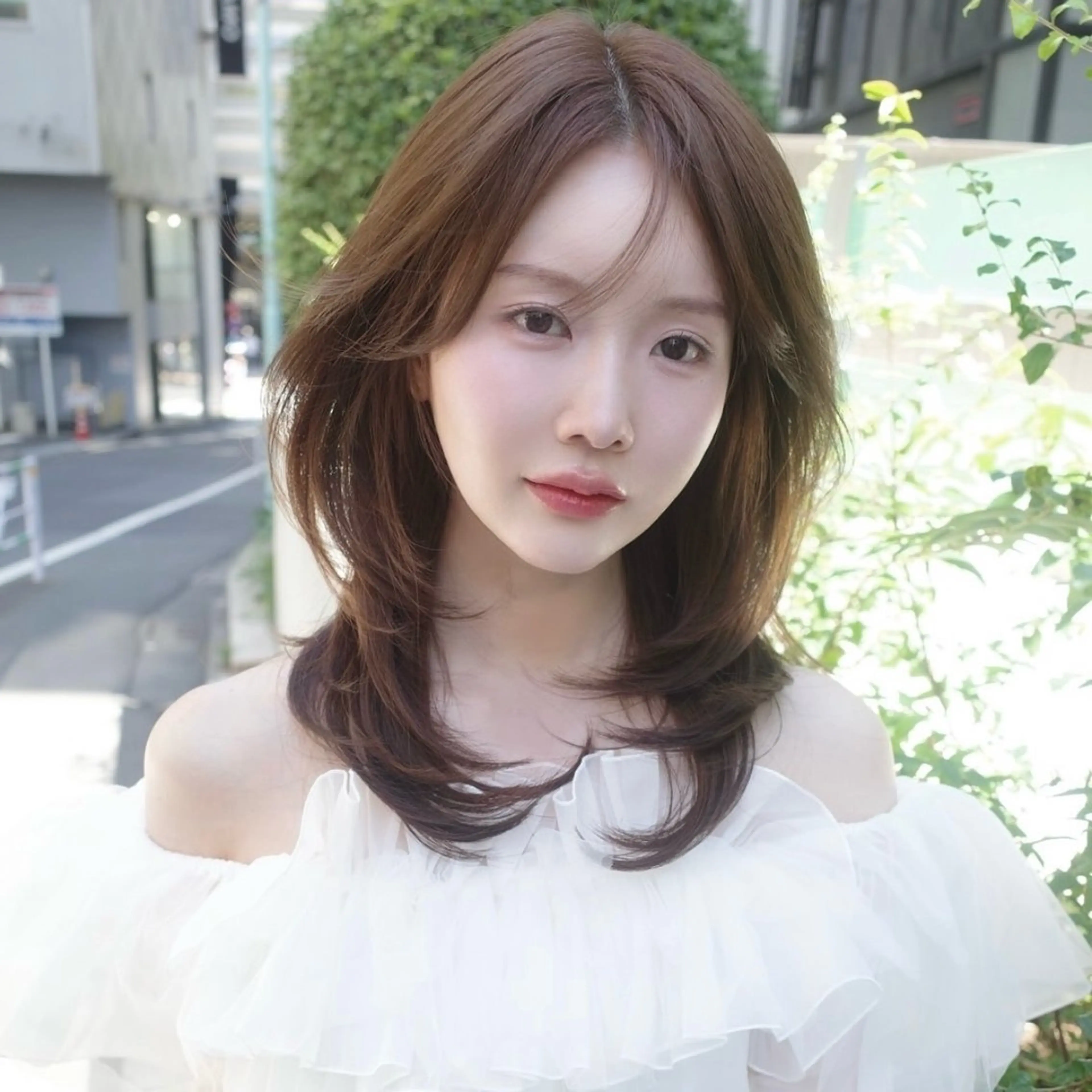 ミディアム 横坂 菜々子のヘアスタイル