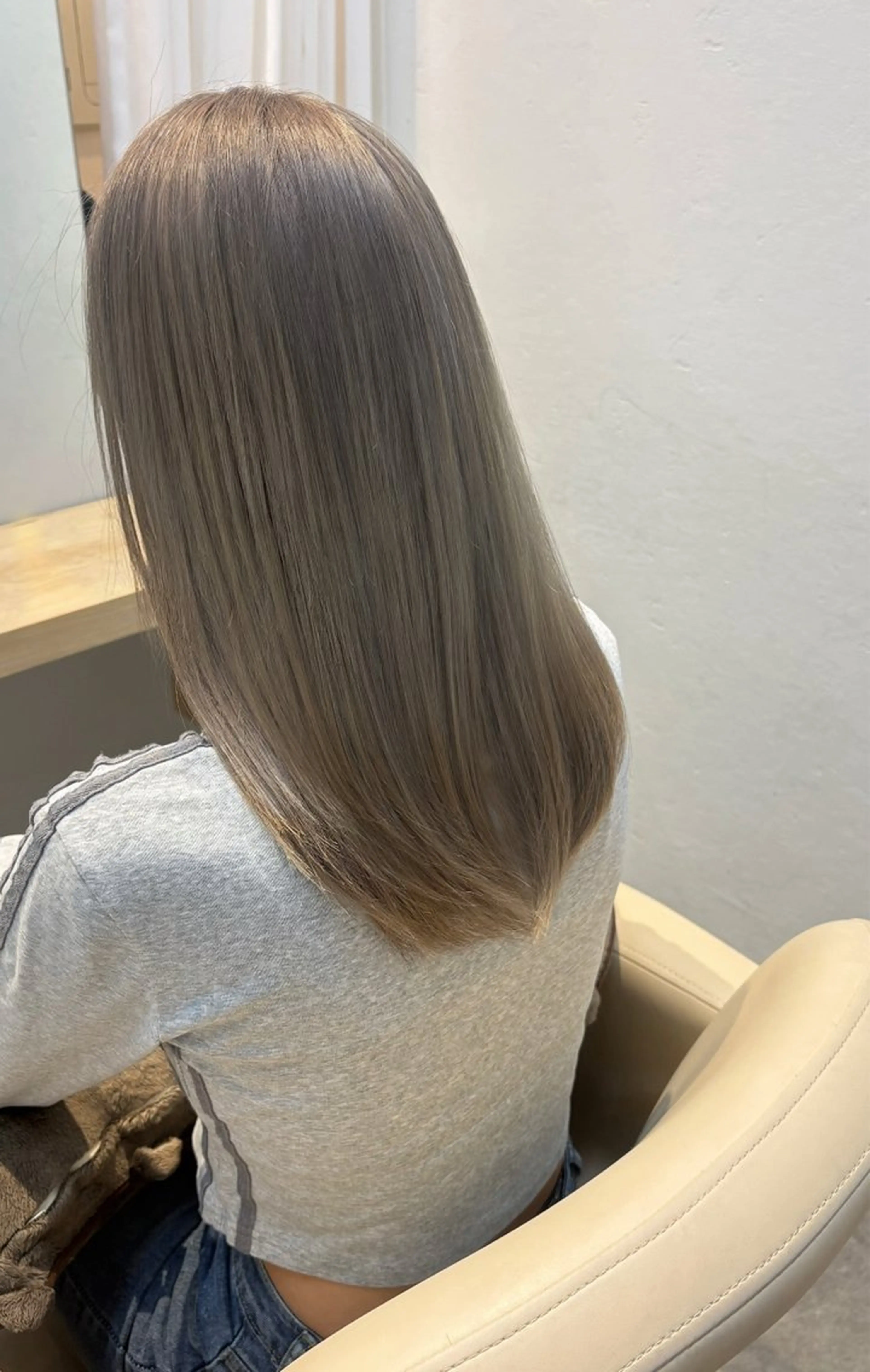 カラー ブリーチ ハイトーンカラー 髪質改善 ヘアカラー トリートメント 韓国ヘア/レイヤー カット/KANAのヘアスタイル