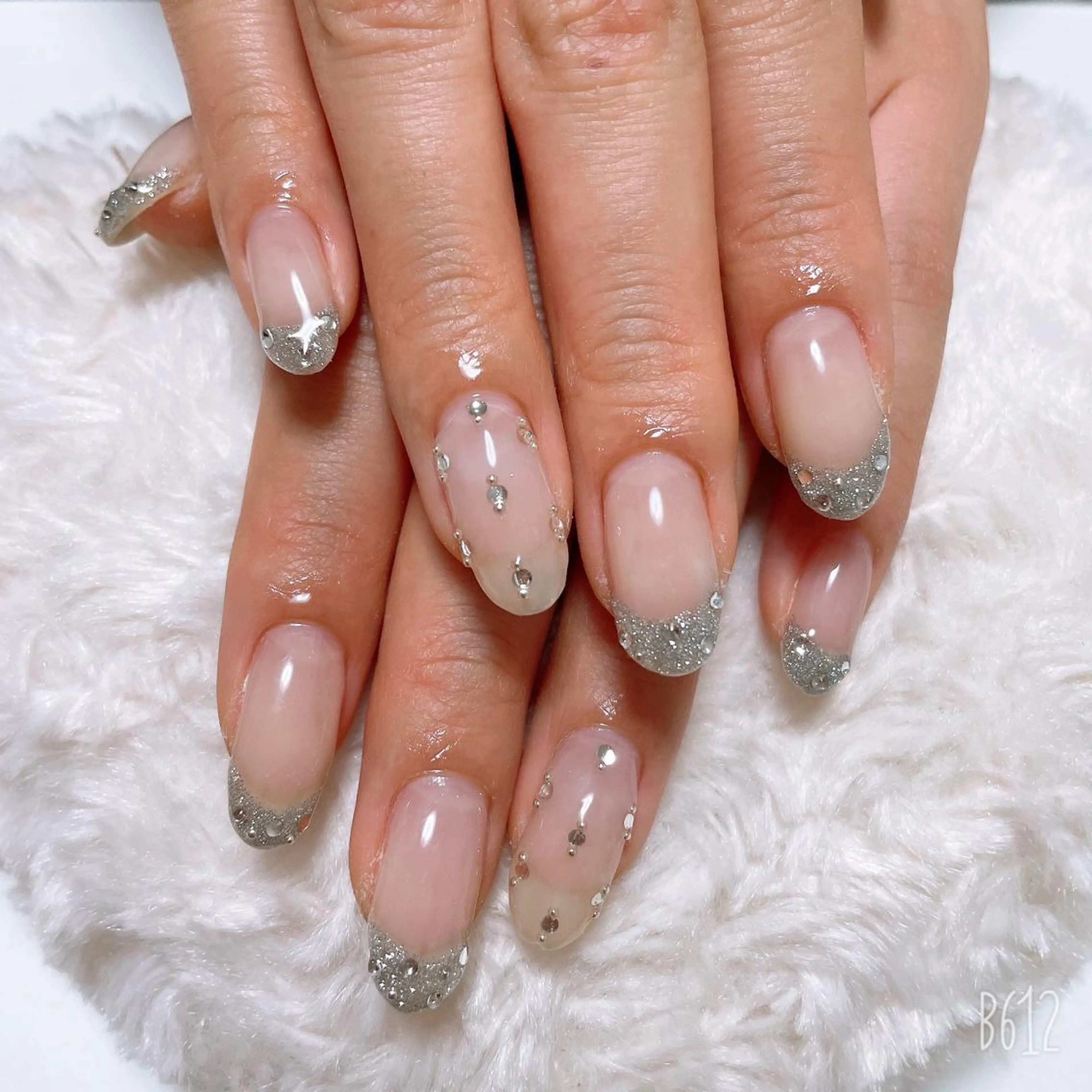 ネイル The Best Beauty受付担当のヘアスタイル