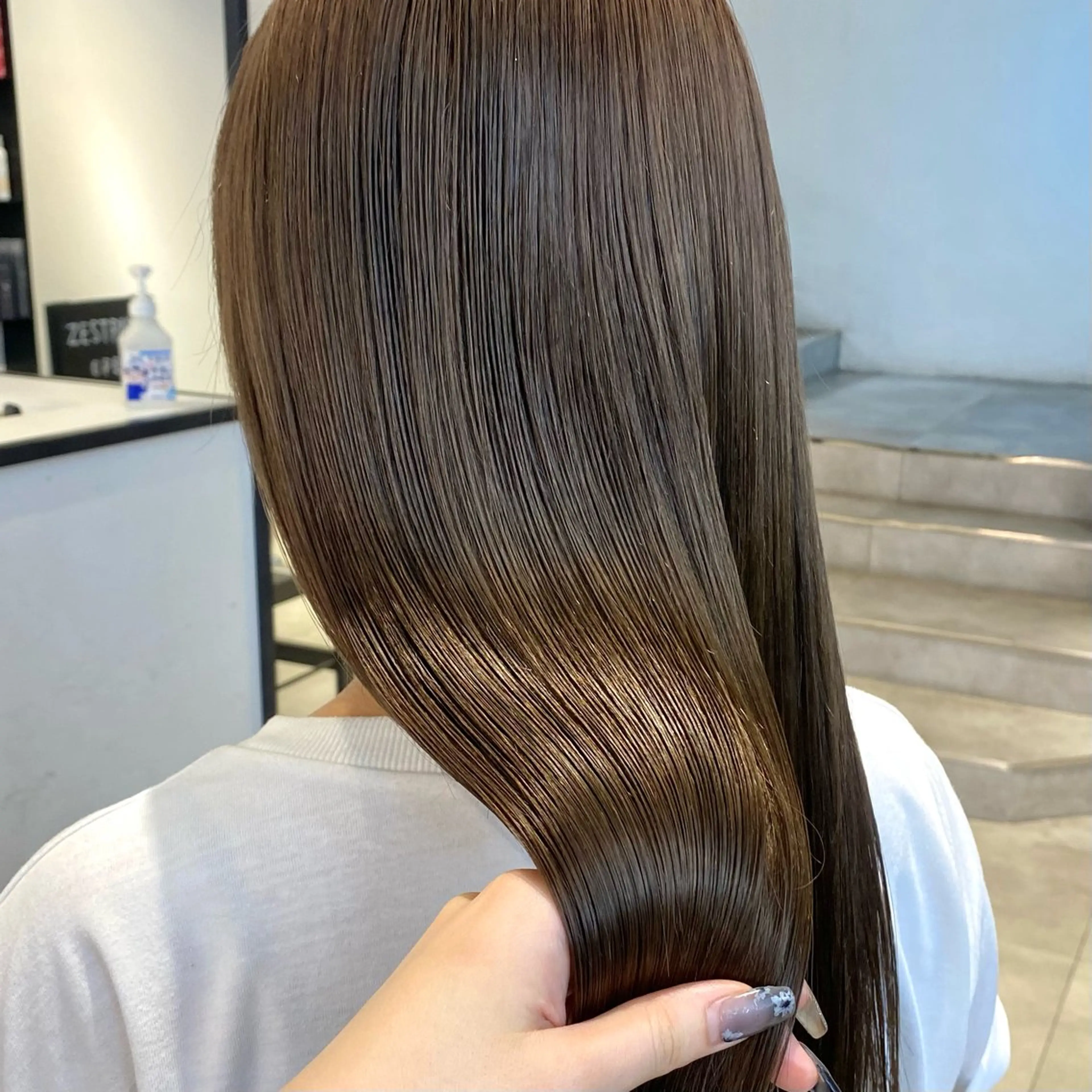 ロング カラー 酸性ストレート・ メンズ  三原 楊子のヘアスタイル