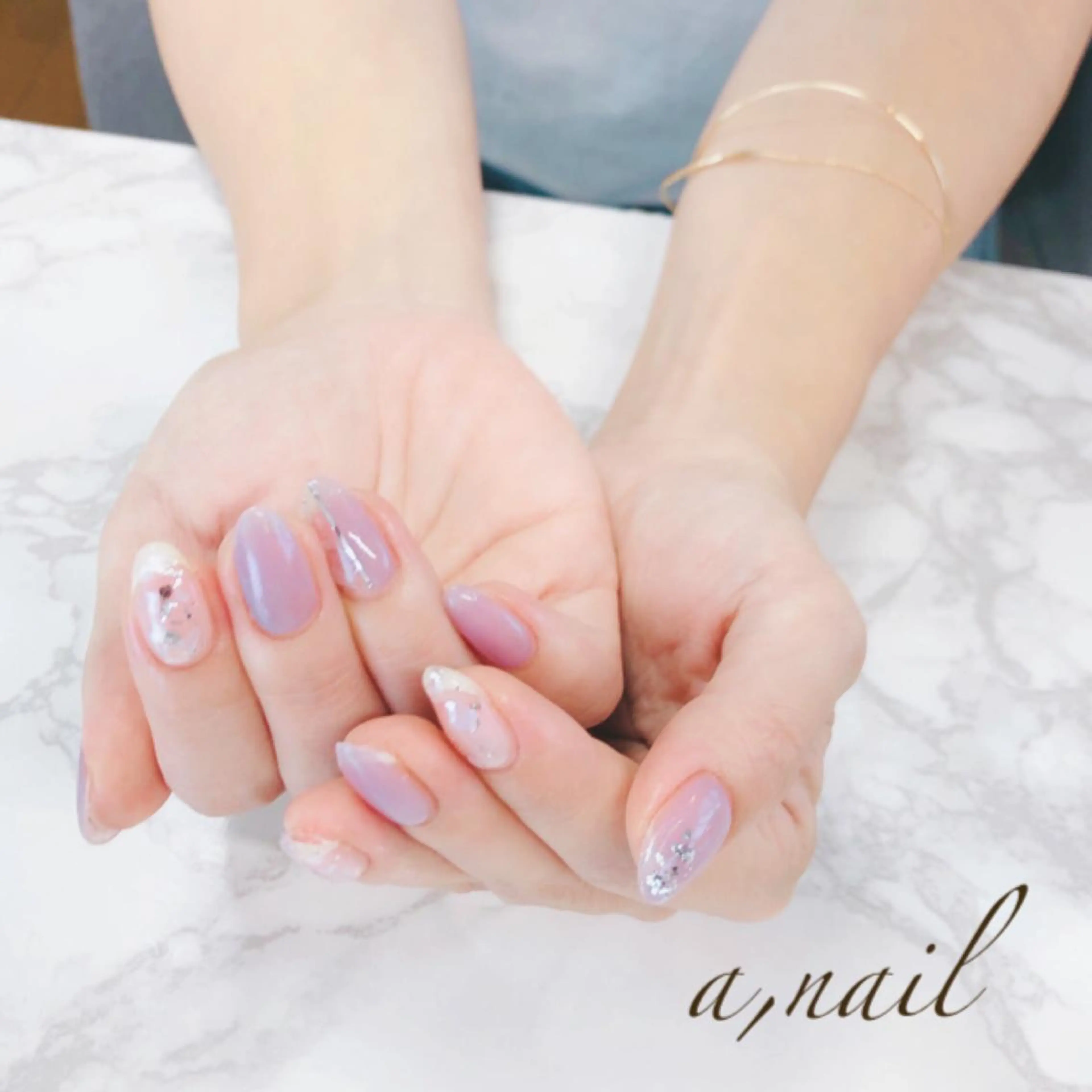 ネイル フットネイル ジェルネイル グラデーション ラメ(グリッター) ラメグラデーション ハンドネイル ネイルサロン エーネイルのネイルデザイン