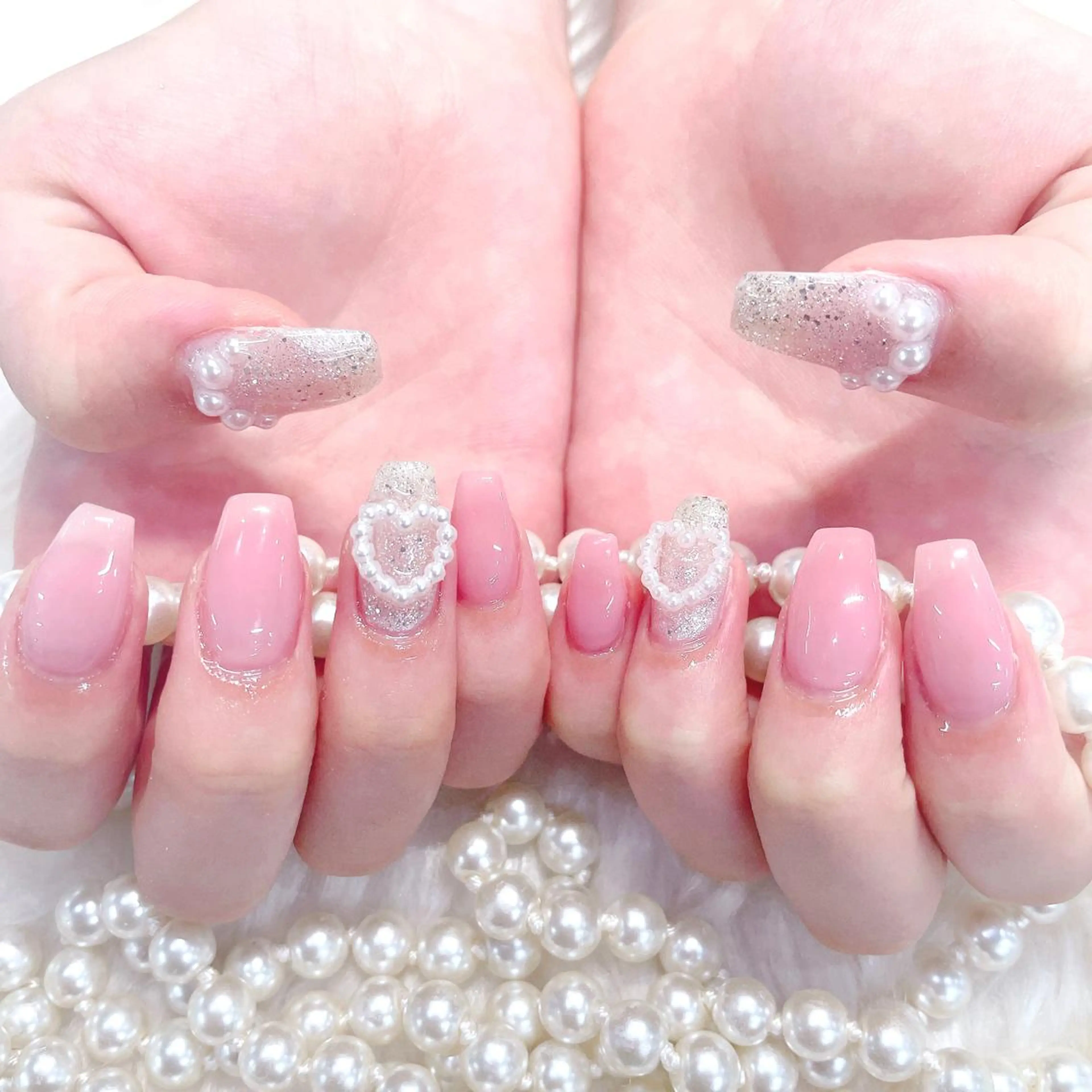 ネイル Go  Today シェアサロン 新宿Gratia店所属・杉山 栞のネイルデザイン