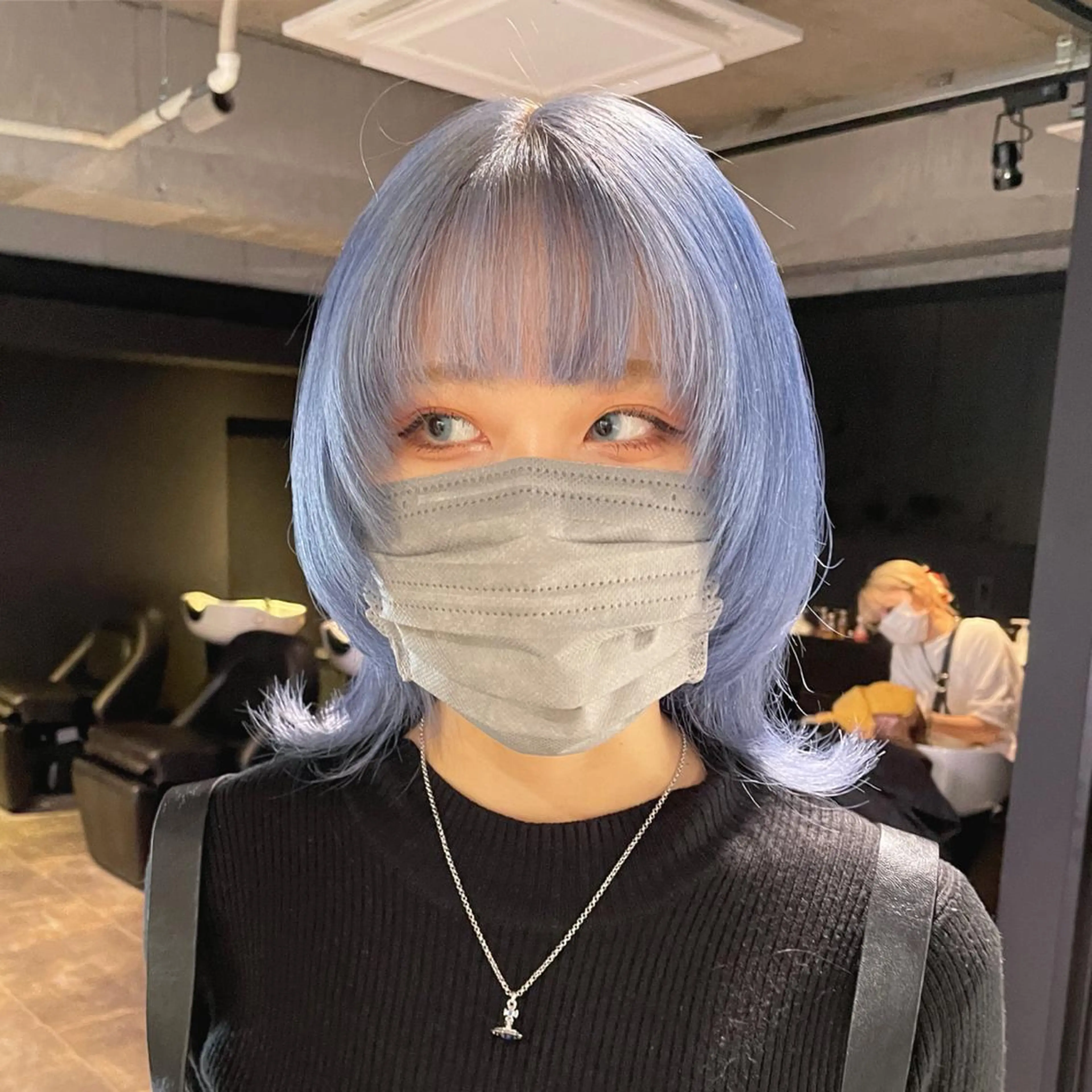ミディアム カラー ブルーカラー GO TODAY SHAiRE SALON NU茶屋町店所属・女性専門マンツーマン YUKIのヘアスタイル