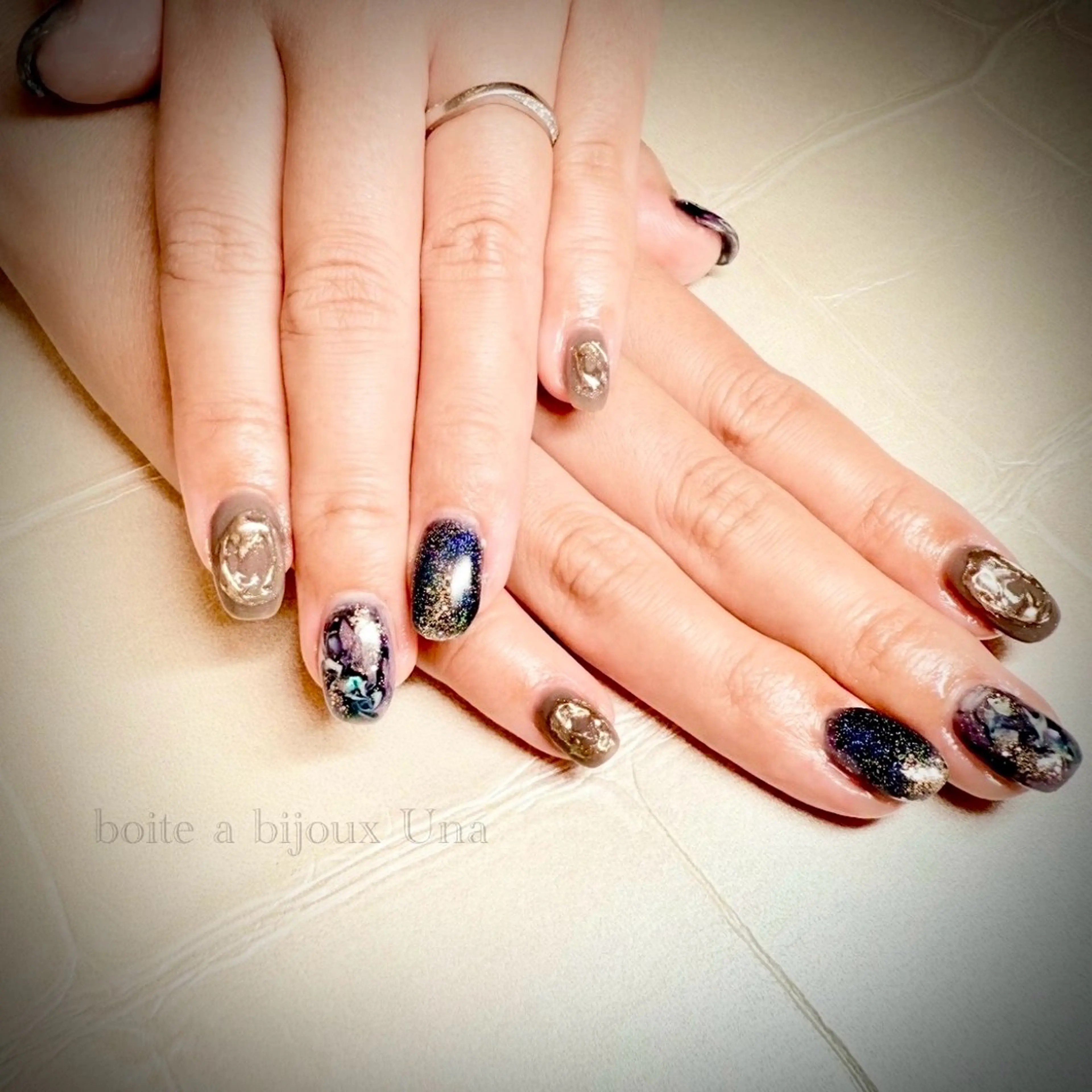 ネイル ラメ(グリッター) boite a bijoux Unaのネイルデザイン