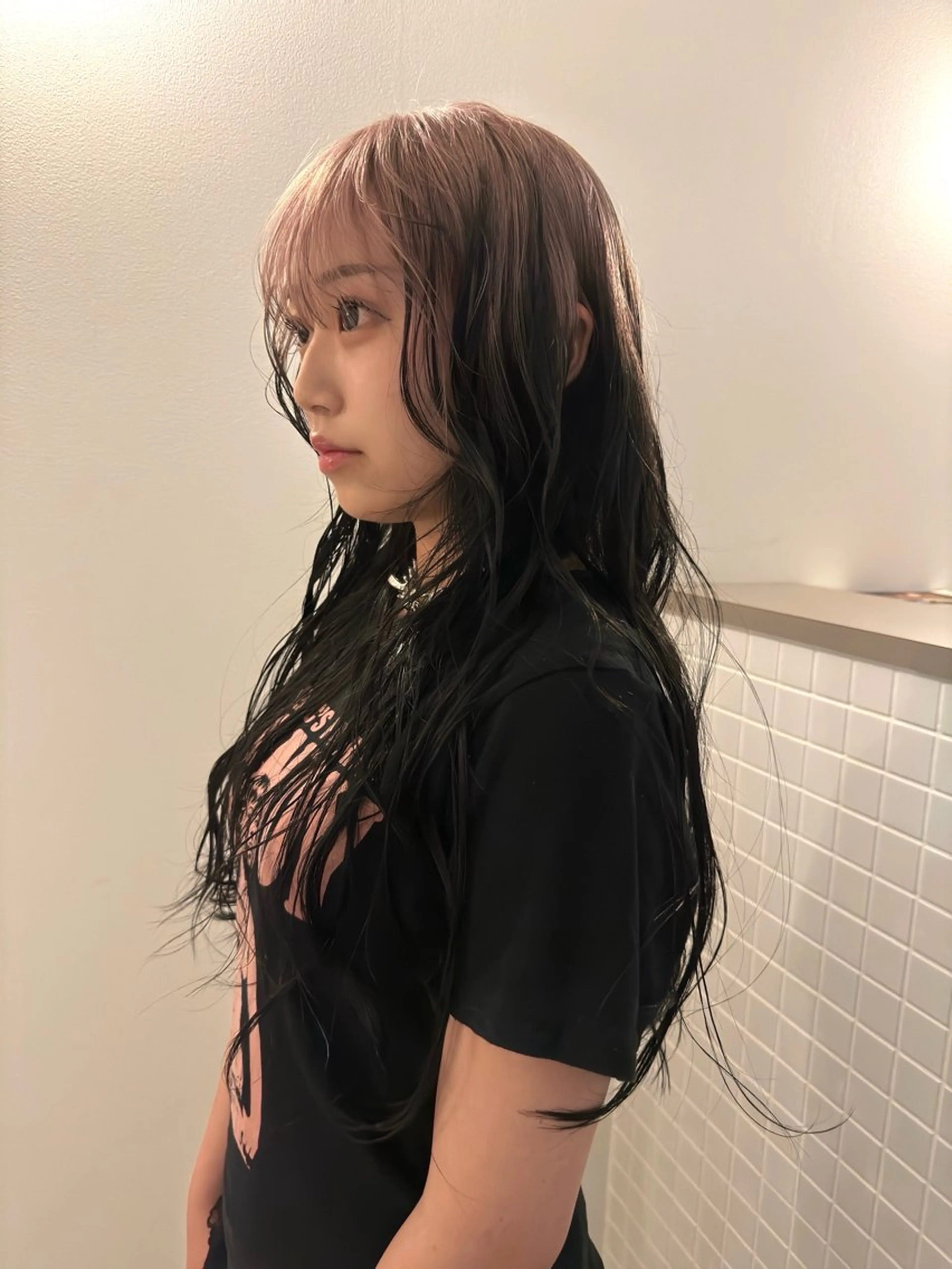 ロング カラー ブリーチ カット ヘアカラー トリートメント デザイン/レイヤー Kaito🐩/栄のヘアスタイル