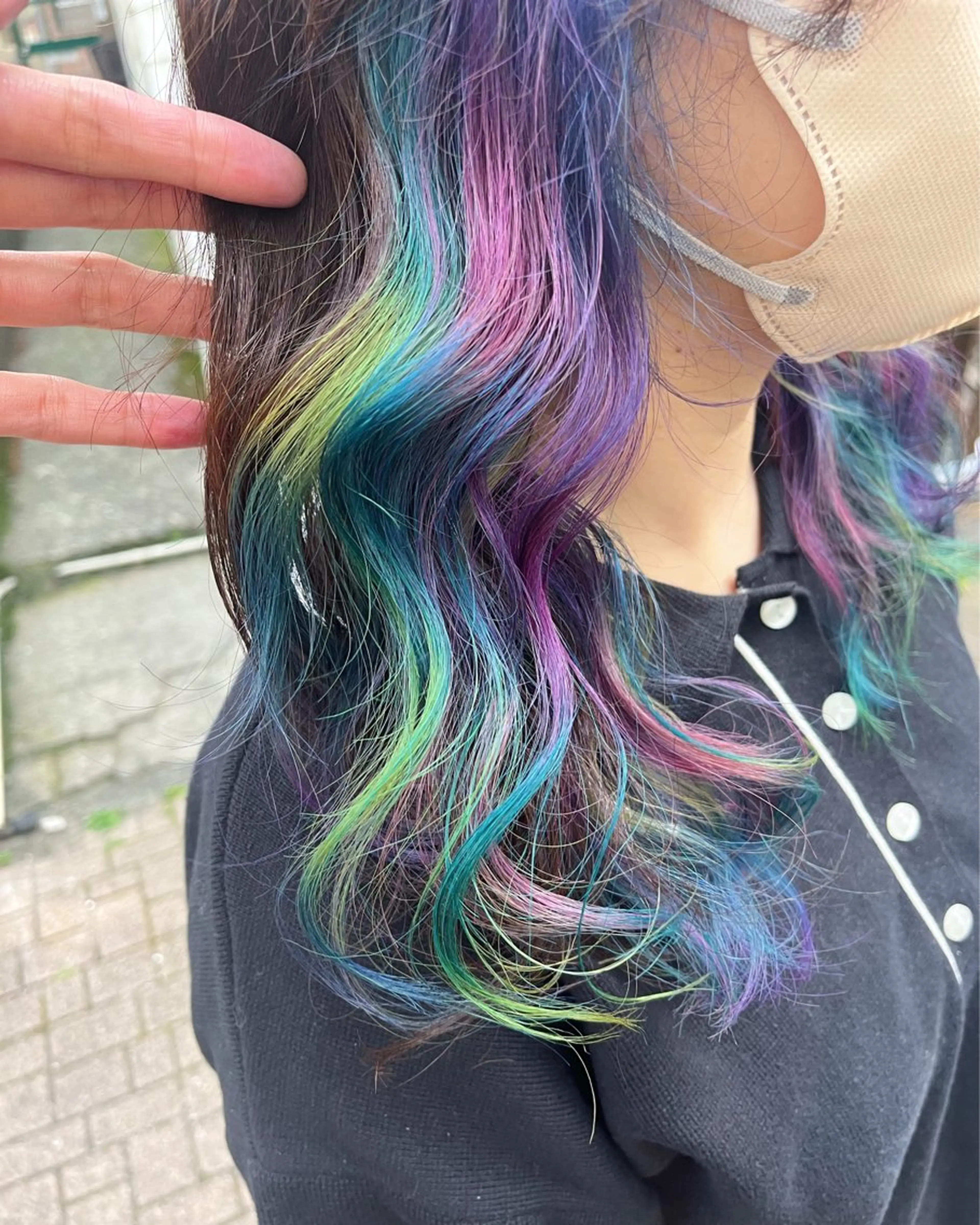 セミロング カラー ブリーチ イヤリングカラー インナーカラー ユニコーンカラー 卒業式のヘアスタイル カット ヘアカラー トリートメント 原宿サロン代表 デザインカラー伊藤卓のヘアスタイル