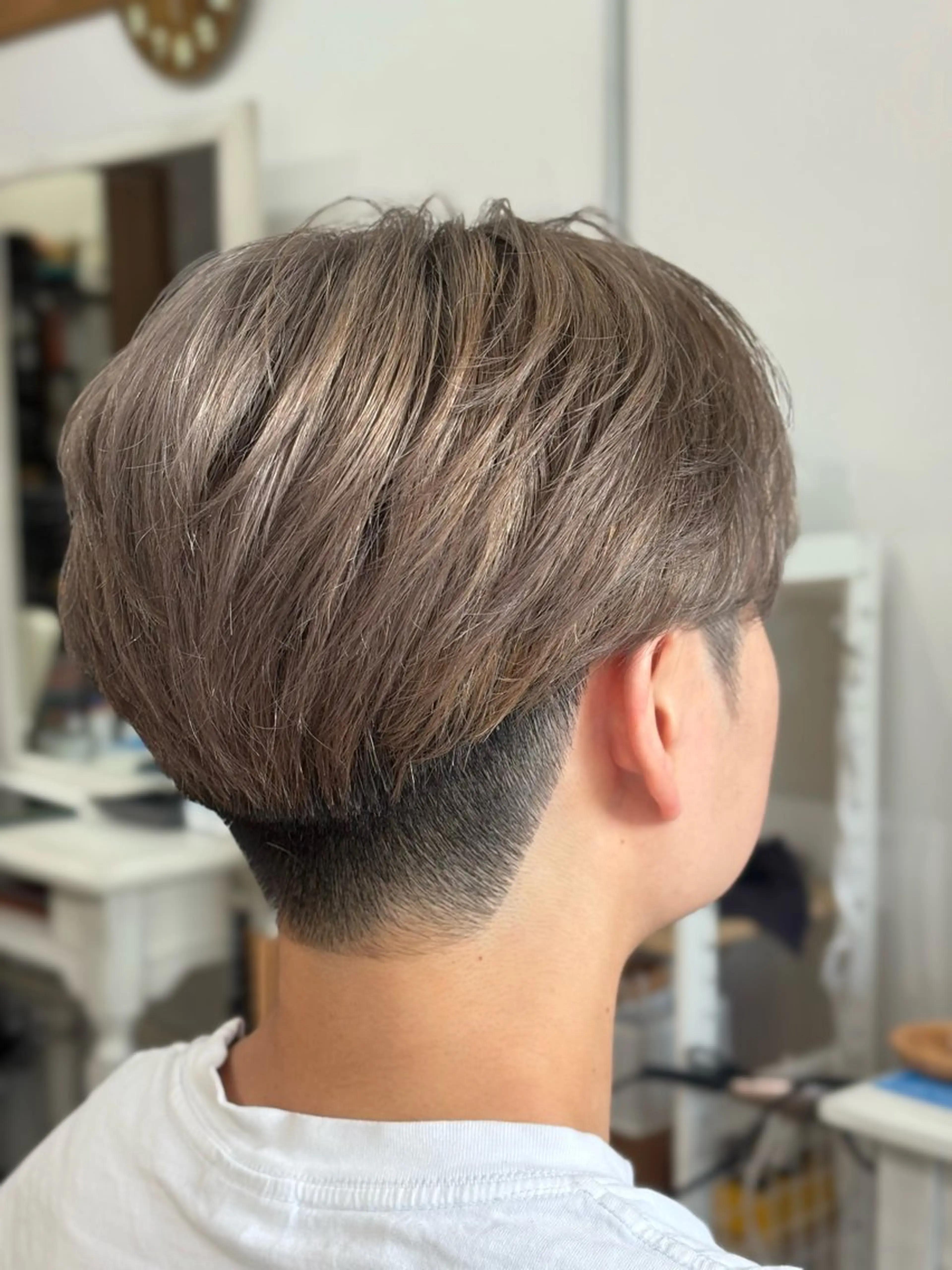 カラー メンズ ベージュカラー ミルクティーベージュ ヘアカラー Snalyメンズ特化 スエハラのヘアスタイル