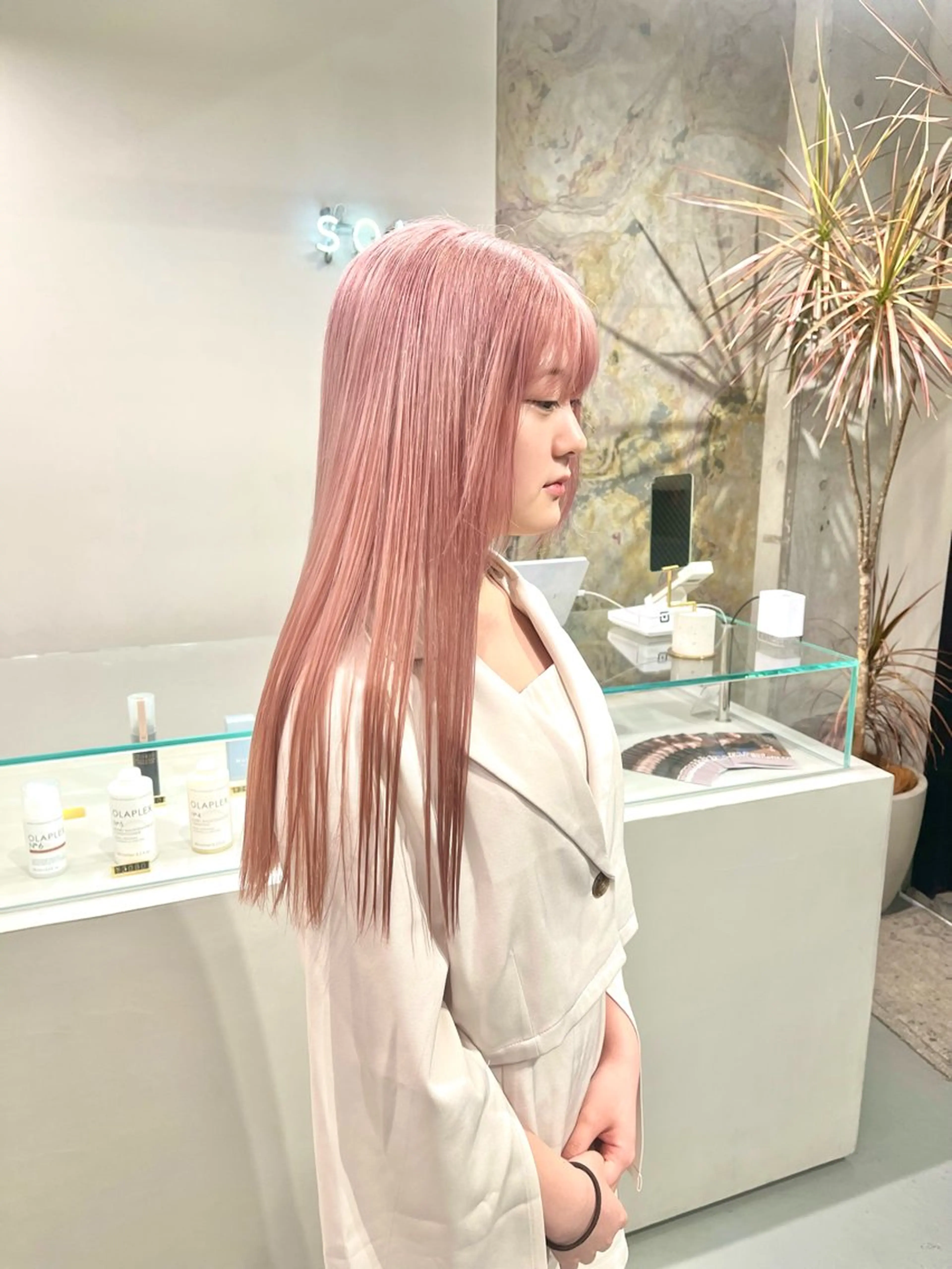 カラー ベージュカラー ピンクカラー ピンクベージュ 艶ブリーチ/表参道 ハイトーン /実乃梨のヘアスタイル