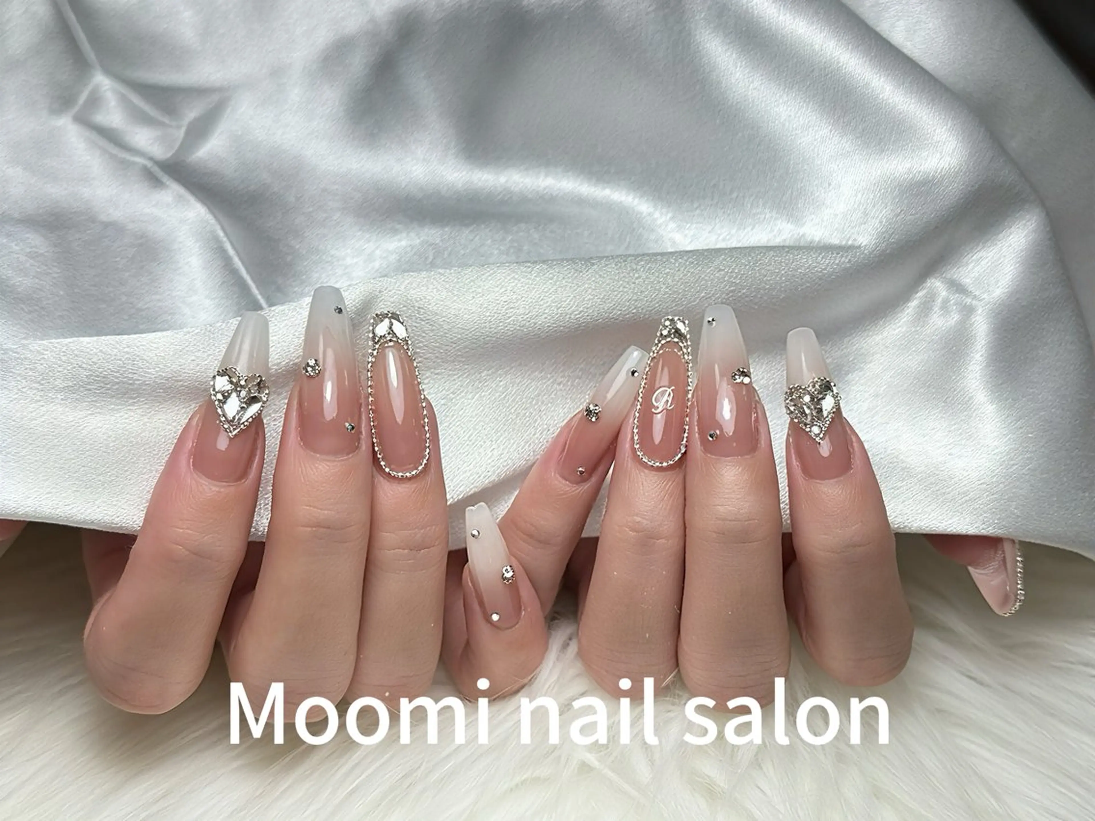 ロング ハンドネイル Moomi nail salonのネイルデザイン