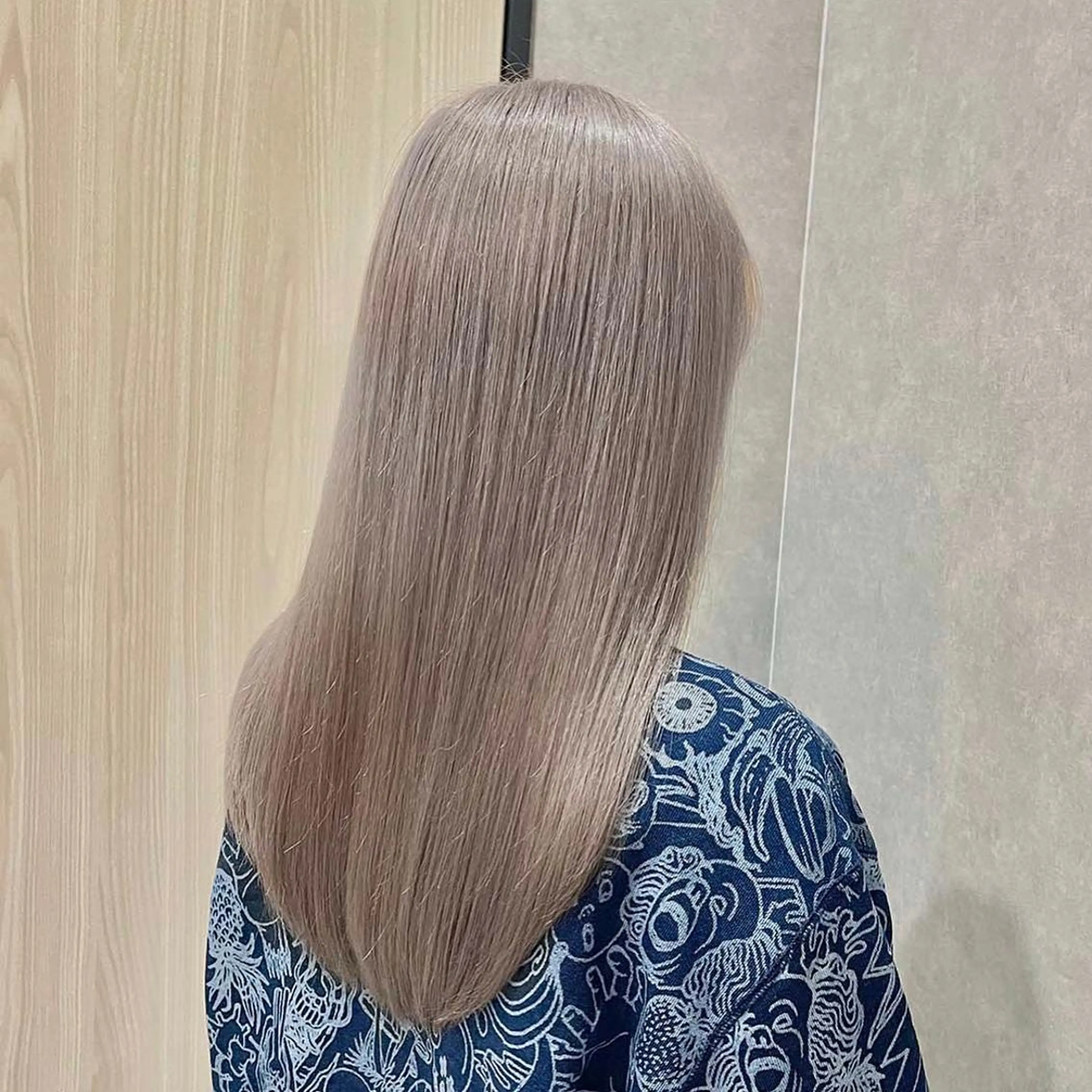 セミロング カラー カット ヘアカラー トリートメント mood tatemachiのヘアスタイル