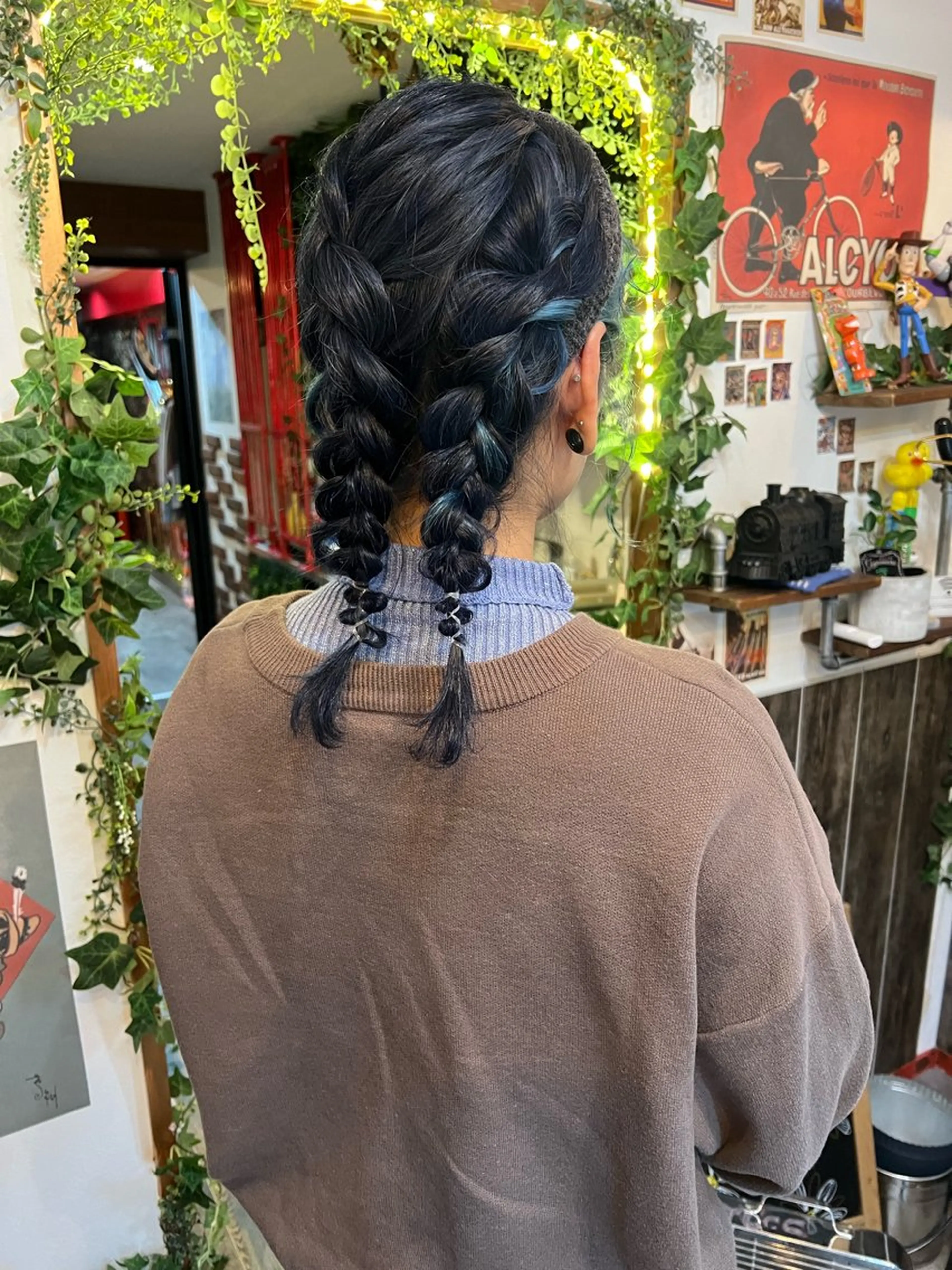 セミロング カラー ヘアアレンジ ブルーカラー ヘアカラー カラーパティシエ facce🌼ikoのヘアスタイル