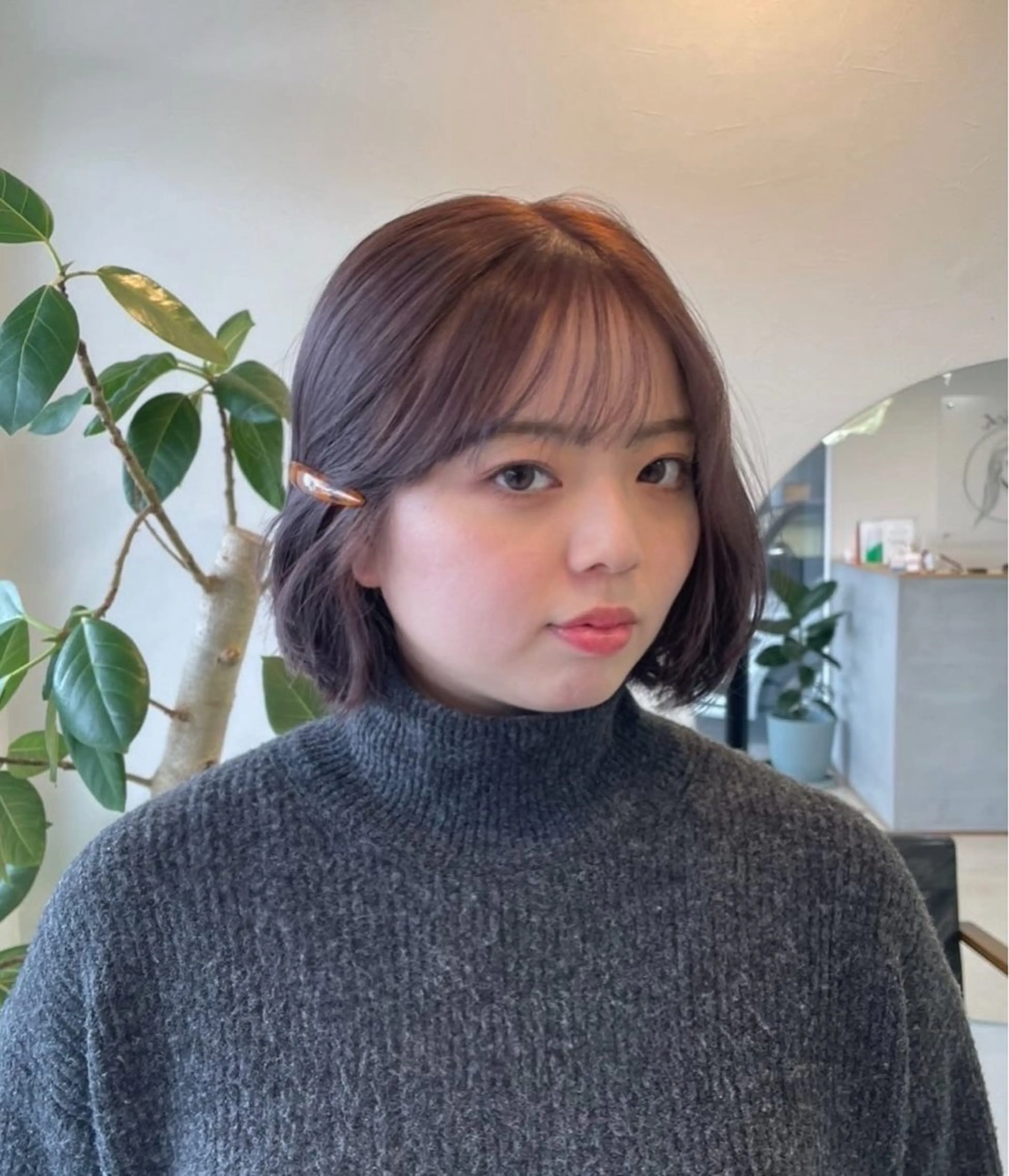 ショート ラベンダーベージュ カット ヘアカラー トリートメント 前川 瑞希のヘアスタイル