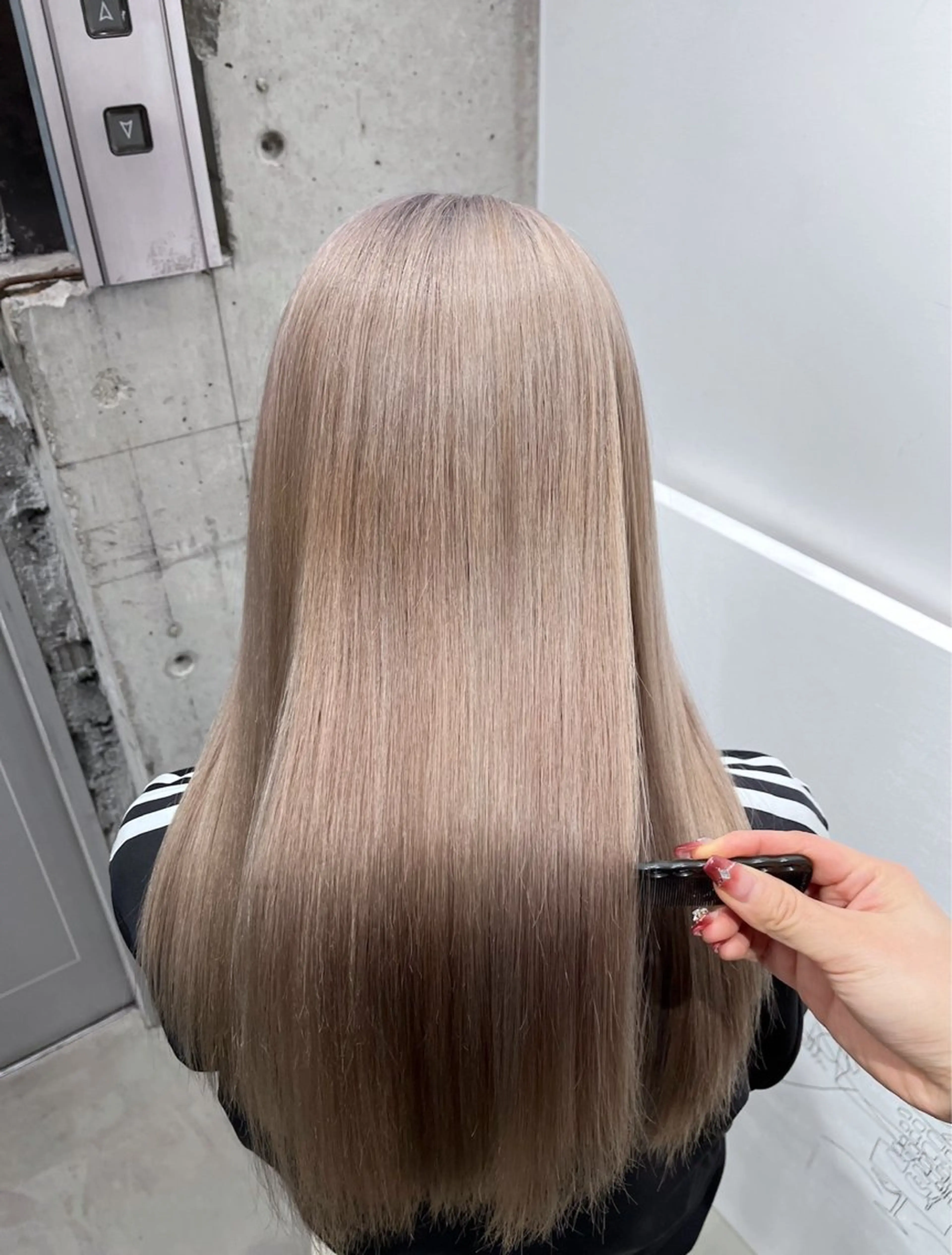 ロング カラー ヘアカラー トリートメント newi 天王寺 🪐airiのヘアスタイル