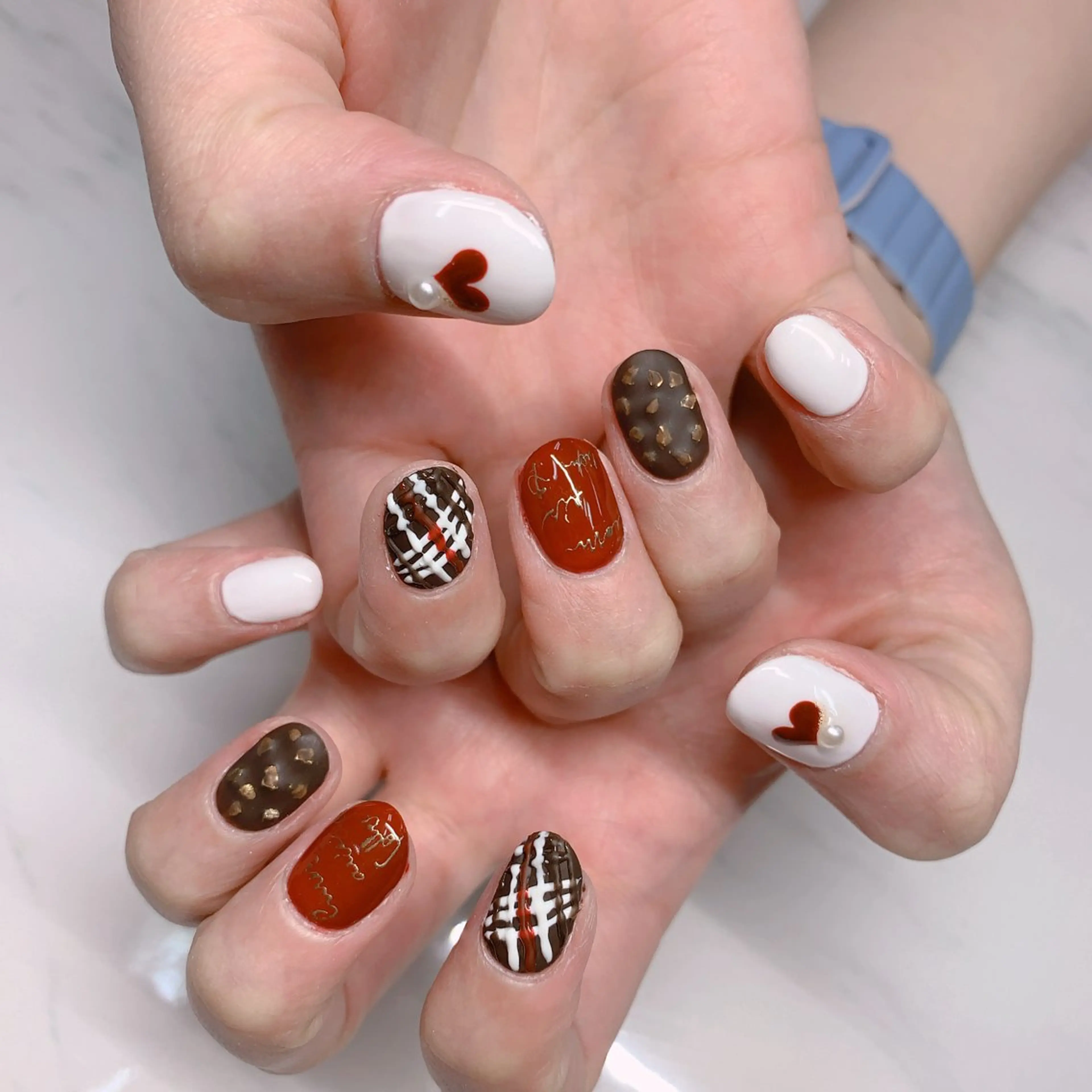 ネイル オーロラネイル 長さ出し フットネイル ジェルネイル キラキラネイル ハンドネイル インフィニティ ネイルサロンのネイルデザイン