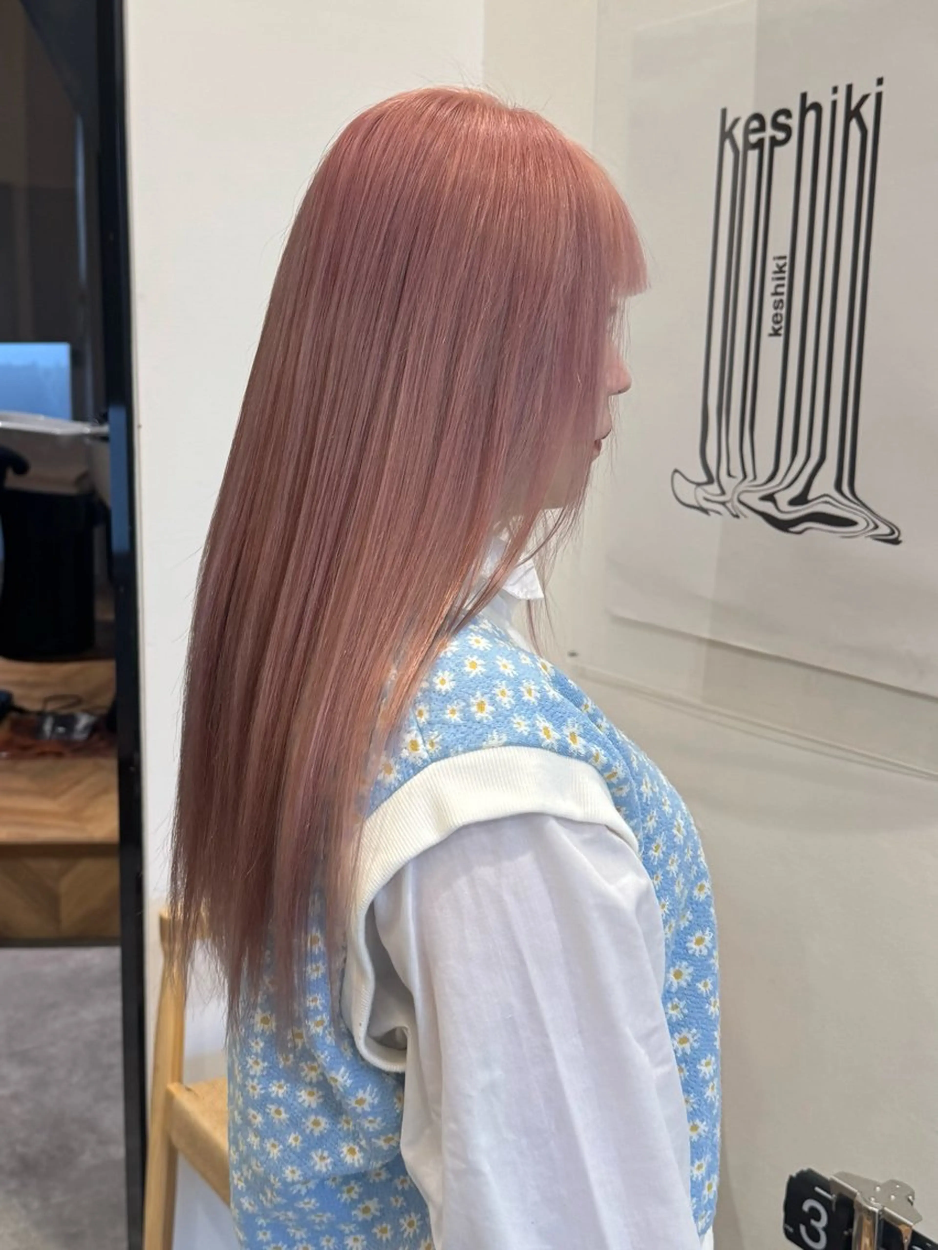 カラー ブリーチ ピンクカラー 堤 裕香のヘアスタイル