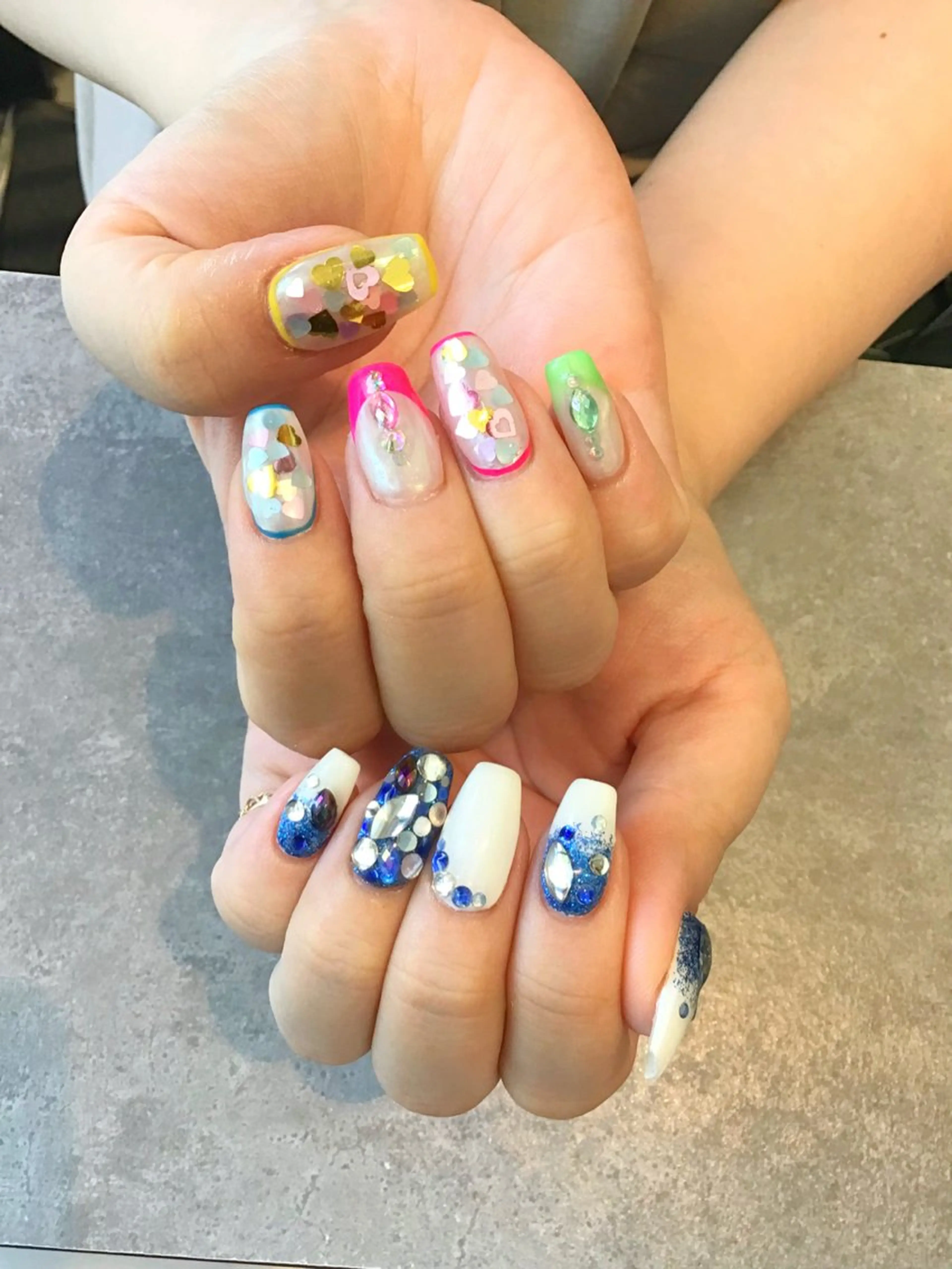 ネイル 持ち込み Nest 岩崎のネイルデザイン