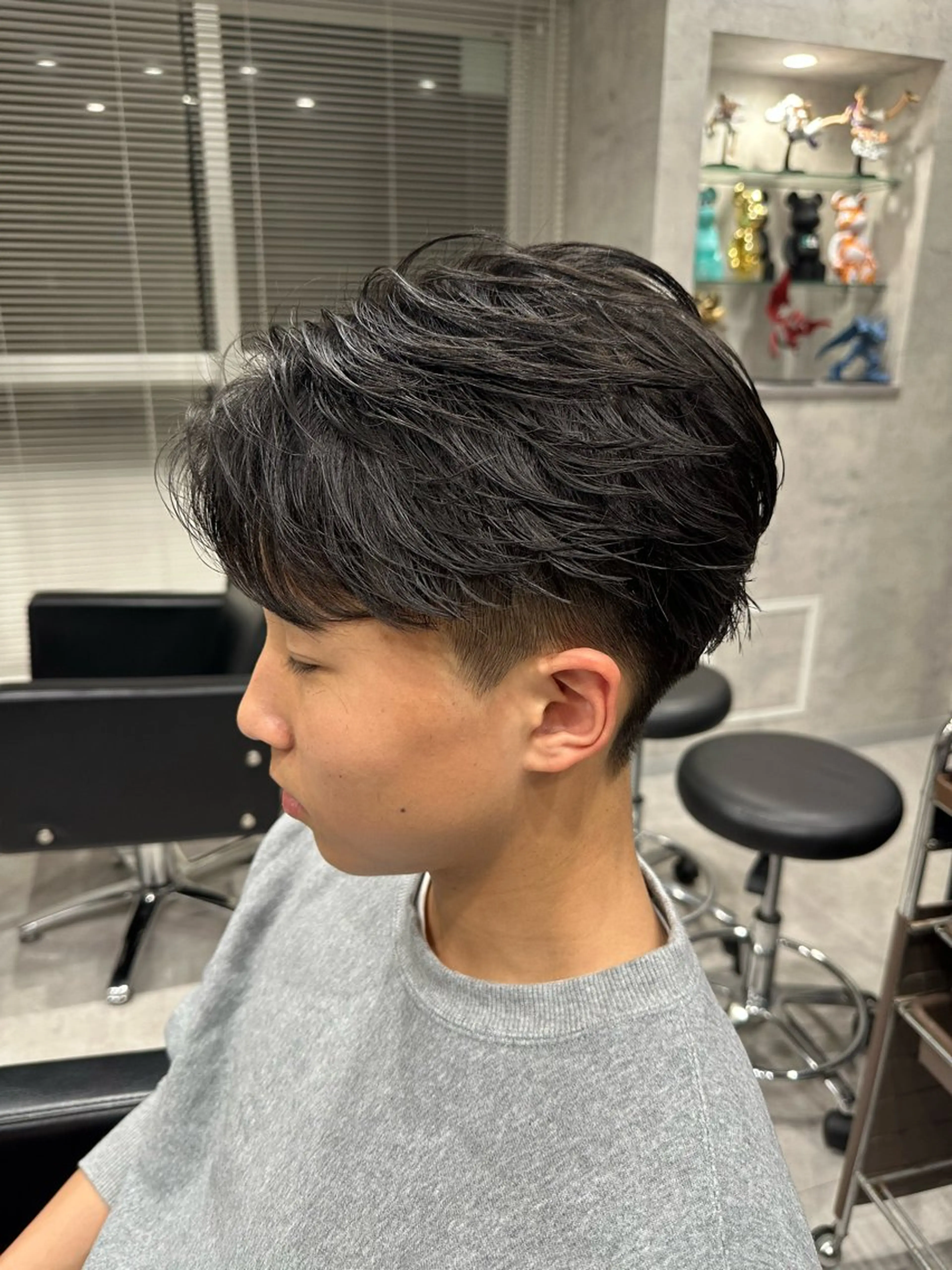 ショート パーマ メンズ フェザーパーマ メンズパーマ カット パーマ 「パーマ指名No1 🥇」小日向悠のヘアスタイル