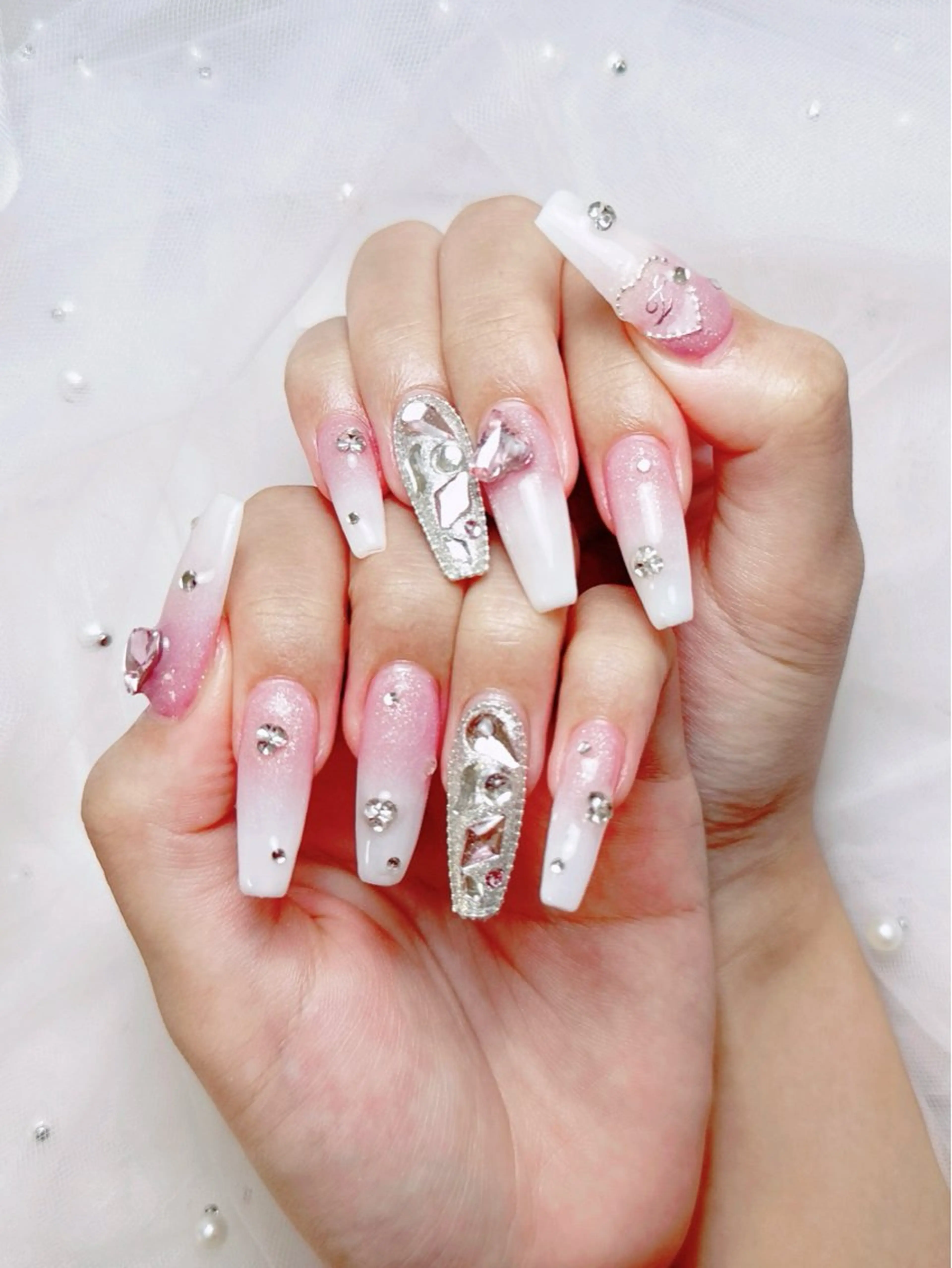 ネイル フレンチネイル ハート 韓国ネイル マグネットネイル マグネットフレンチ ハンドネイル ネイルサロン lotusのネイルデザイン