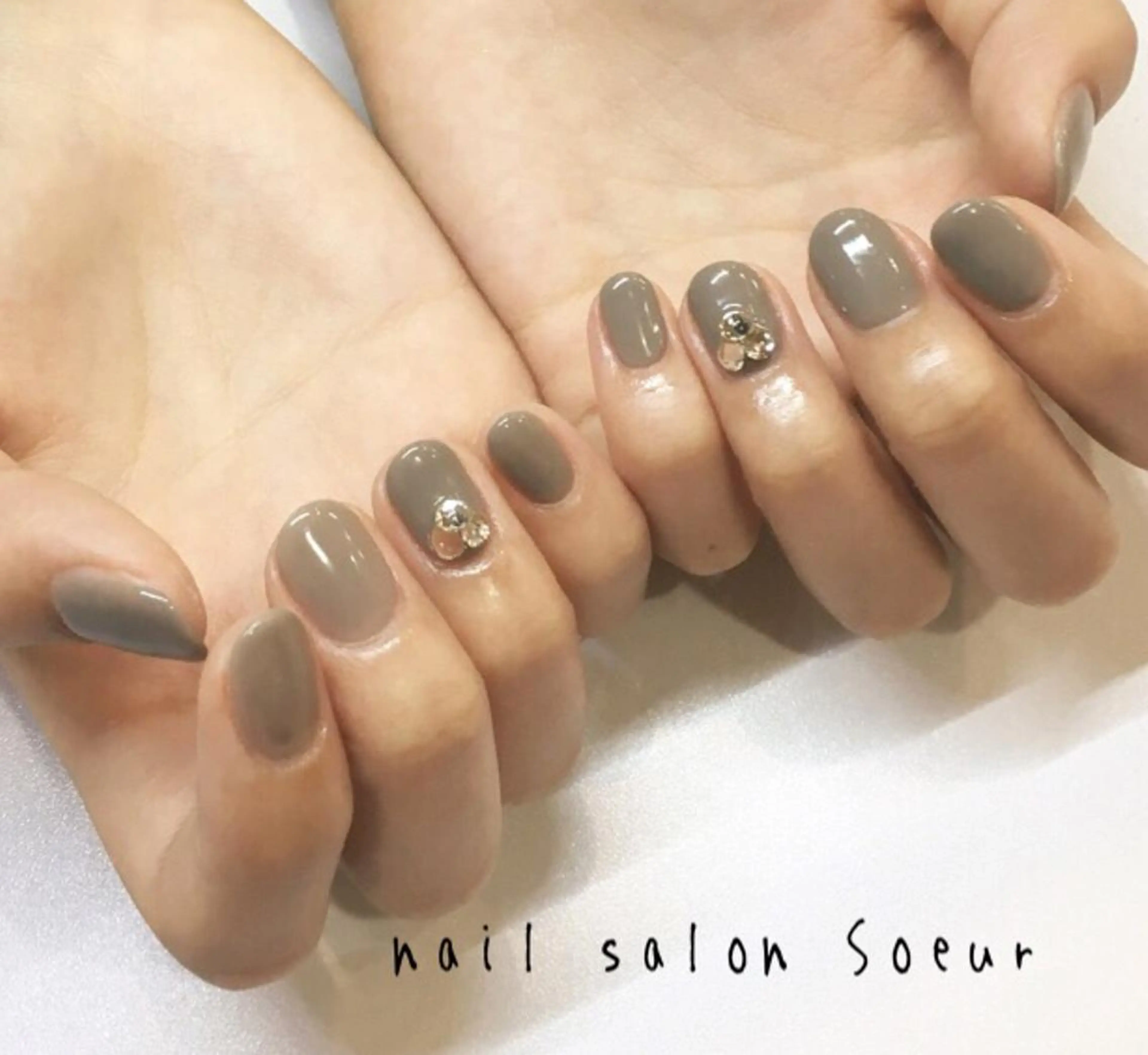 ネイル ワンカラーネイル ストーンネイル nail salon Soeurのネイルデザイン