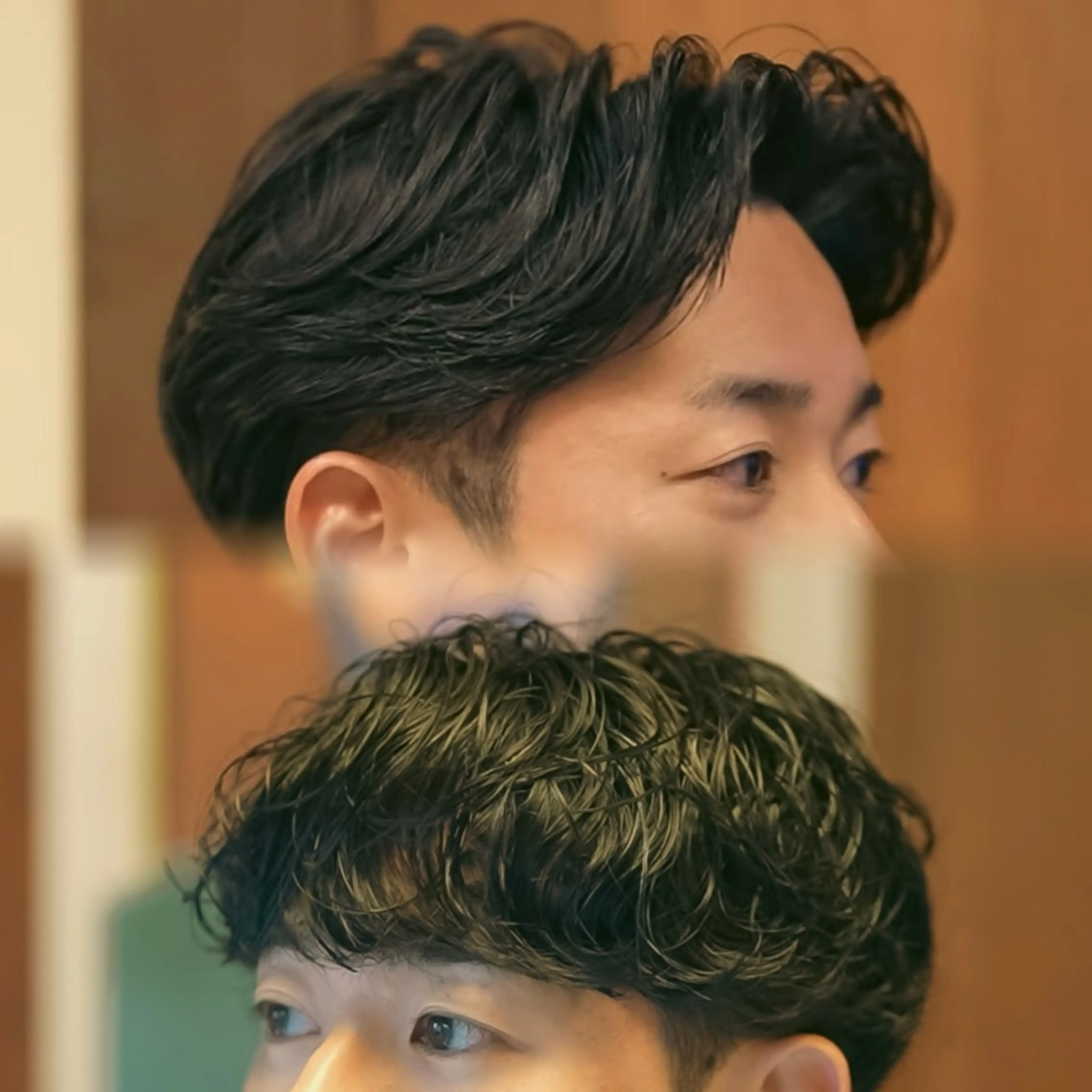 《パーマメニュー人気No.1🌟》似合わせメンズカット💇🏻＋前髪上げ下ろし2WAYパーマ🌀の写真