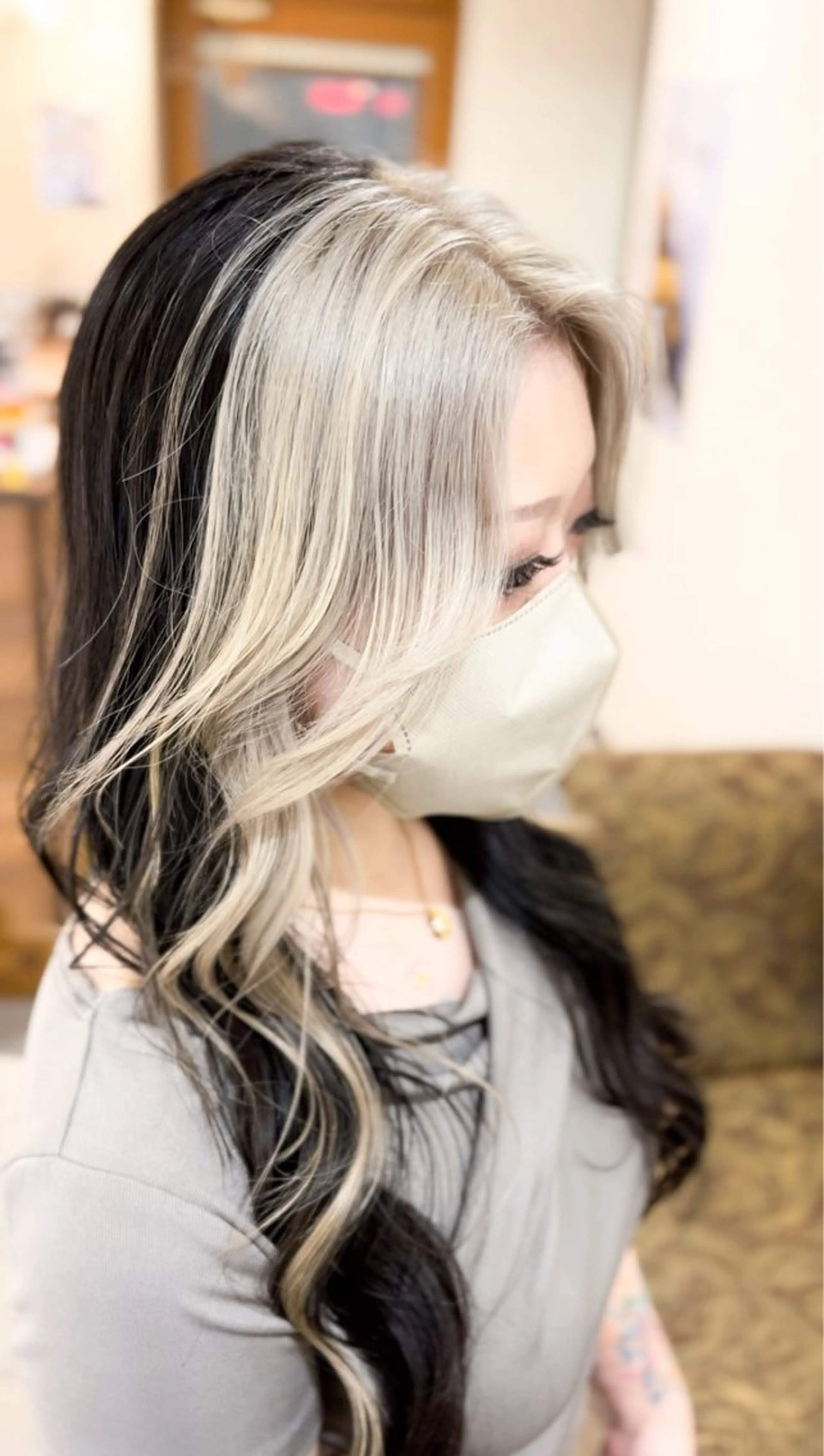 ロング ミストバング 縮毛矯正 ヘアカラー トリートメント 飯星慧斗 /ブリーチ、縮毛矯正のヘアスタイル