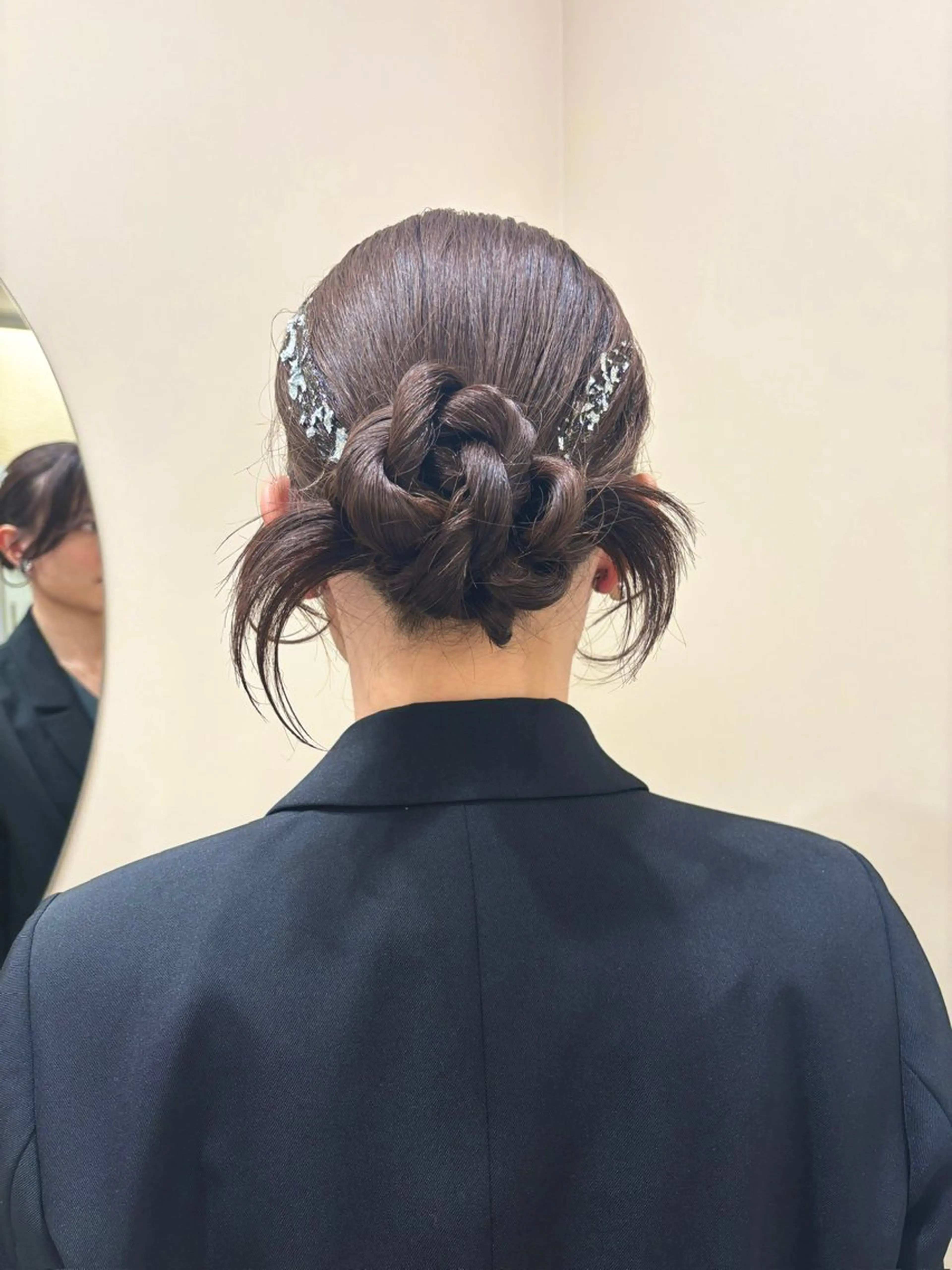 セミロング ヘアアレンジ え りのヘアスタイル