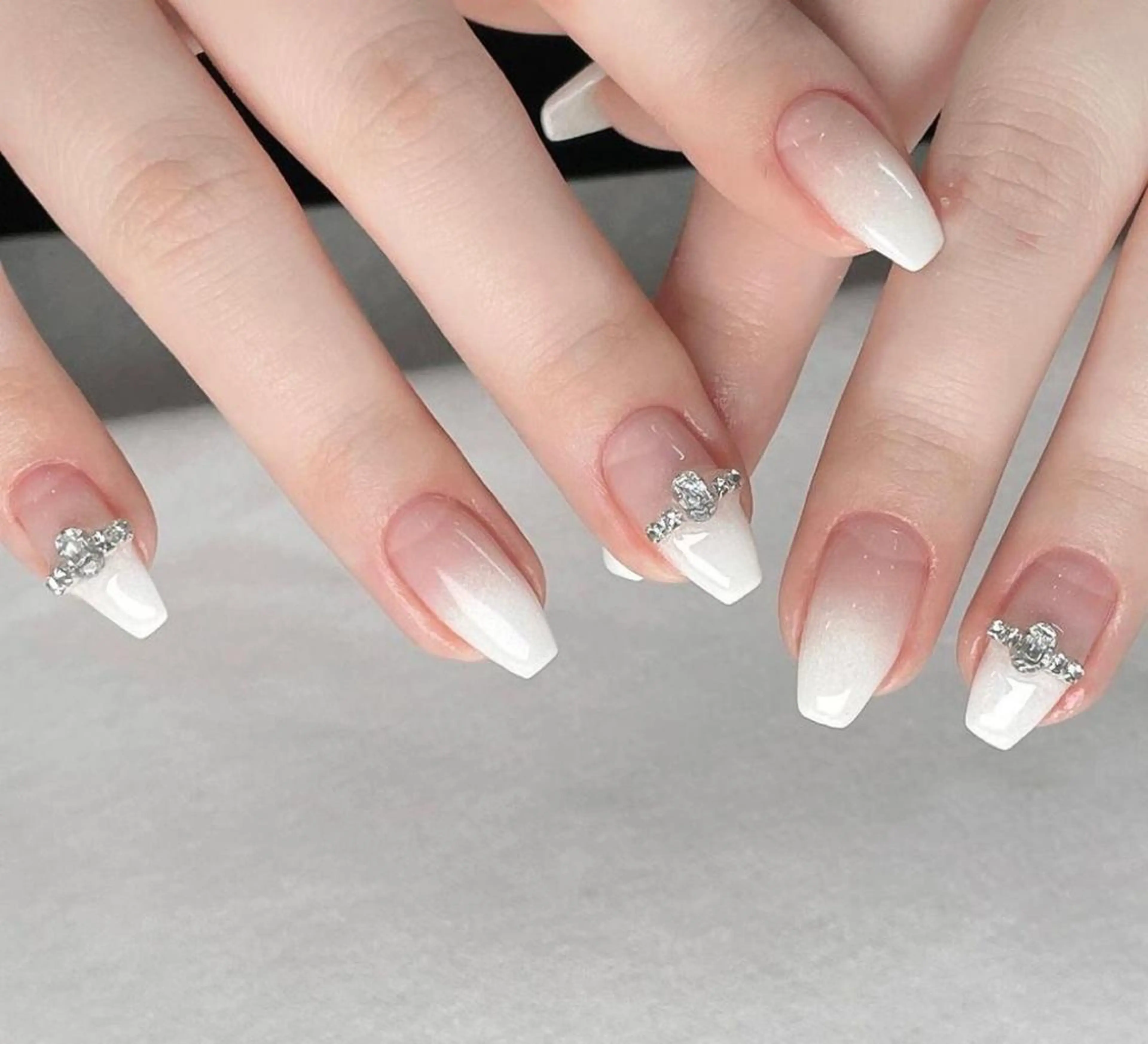 ネイル AngelChris ビューティーサロンのネイルデザイン