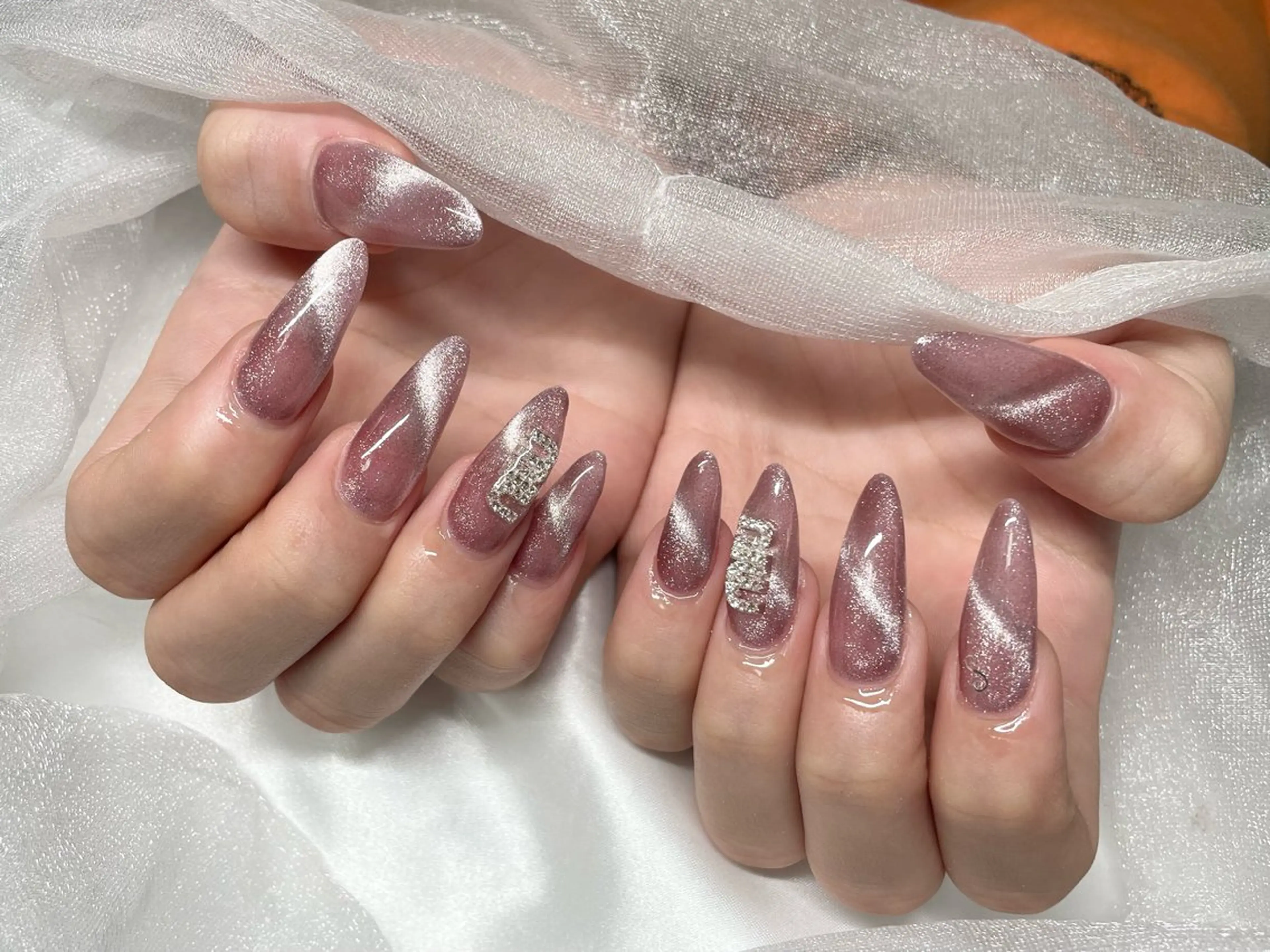 【オフ・ケア込】チップ長さだし10本💅マグネット💜フラッシュネイルの写真